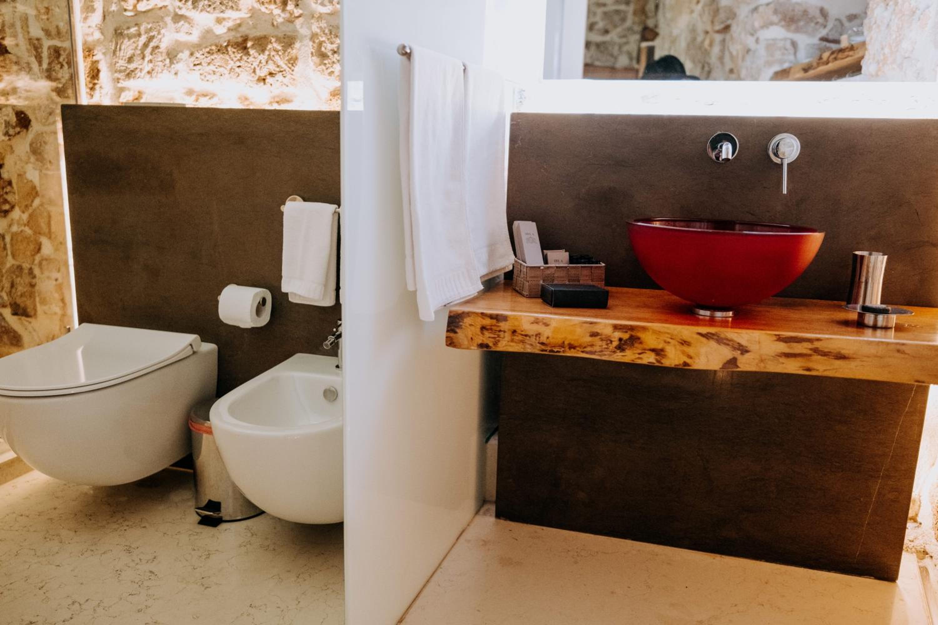 Double Room with Private Bathroom - Photo 16