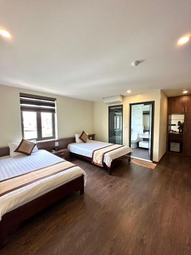 Twin Room with View