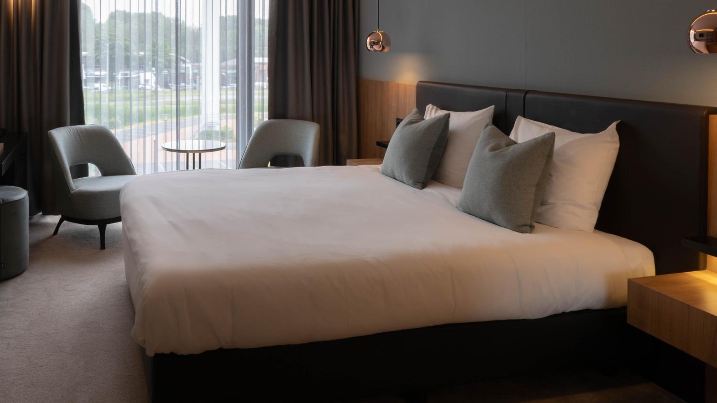 Standard King Room photo 1