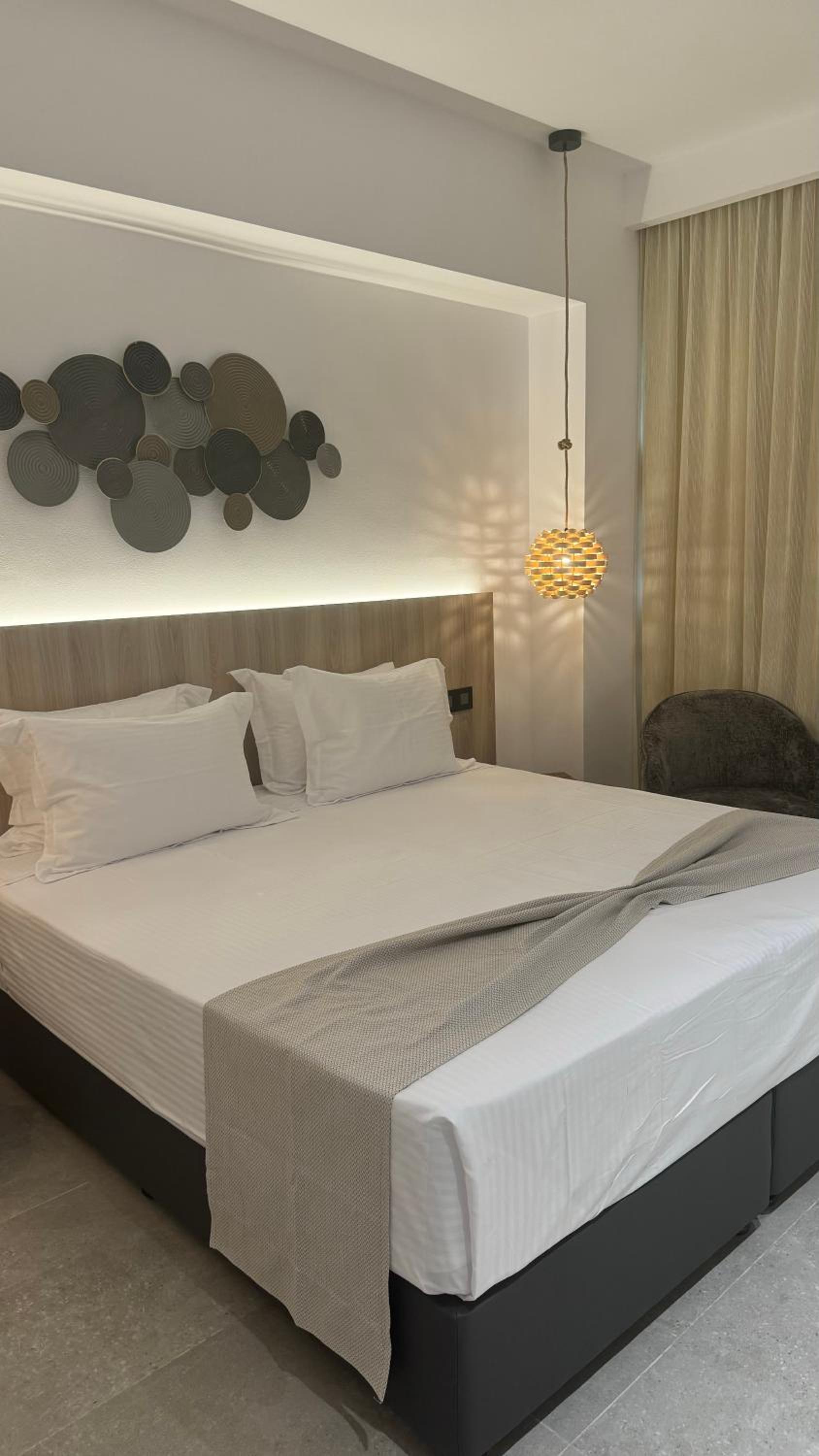 Deluxe Double or Twin Room with City View photo 1