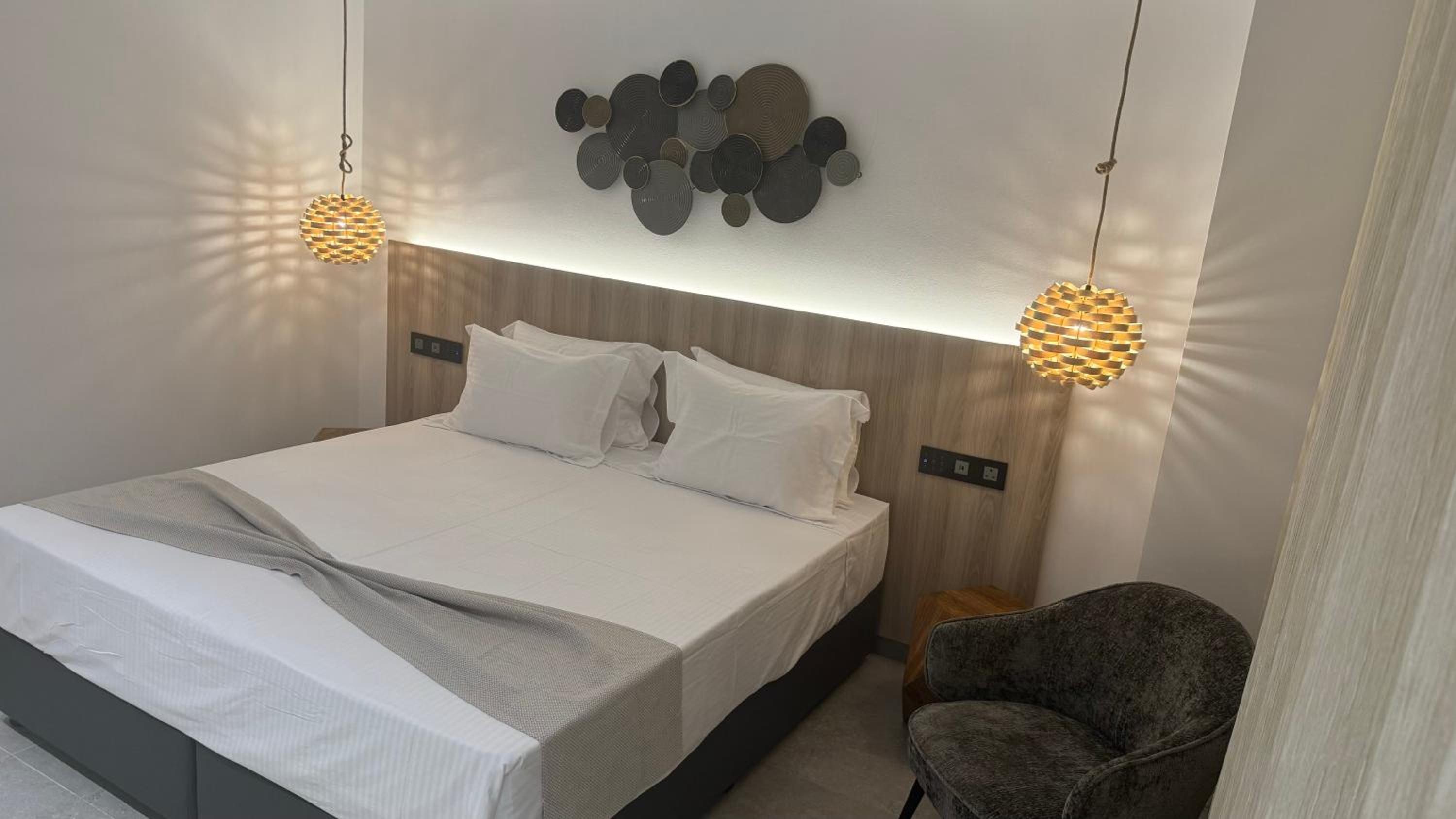 Deluxe Double or Twin Room with City View photo 2