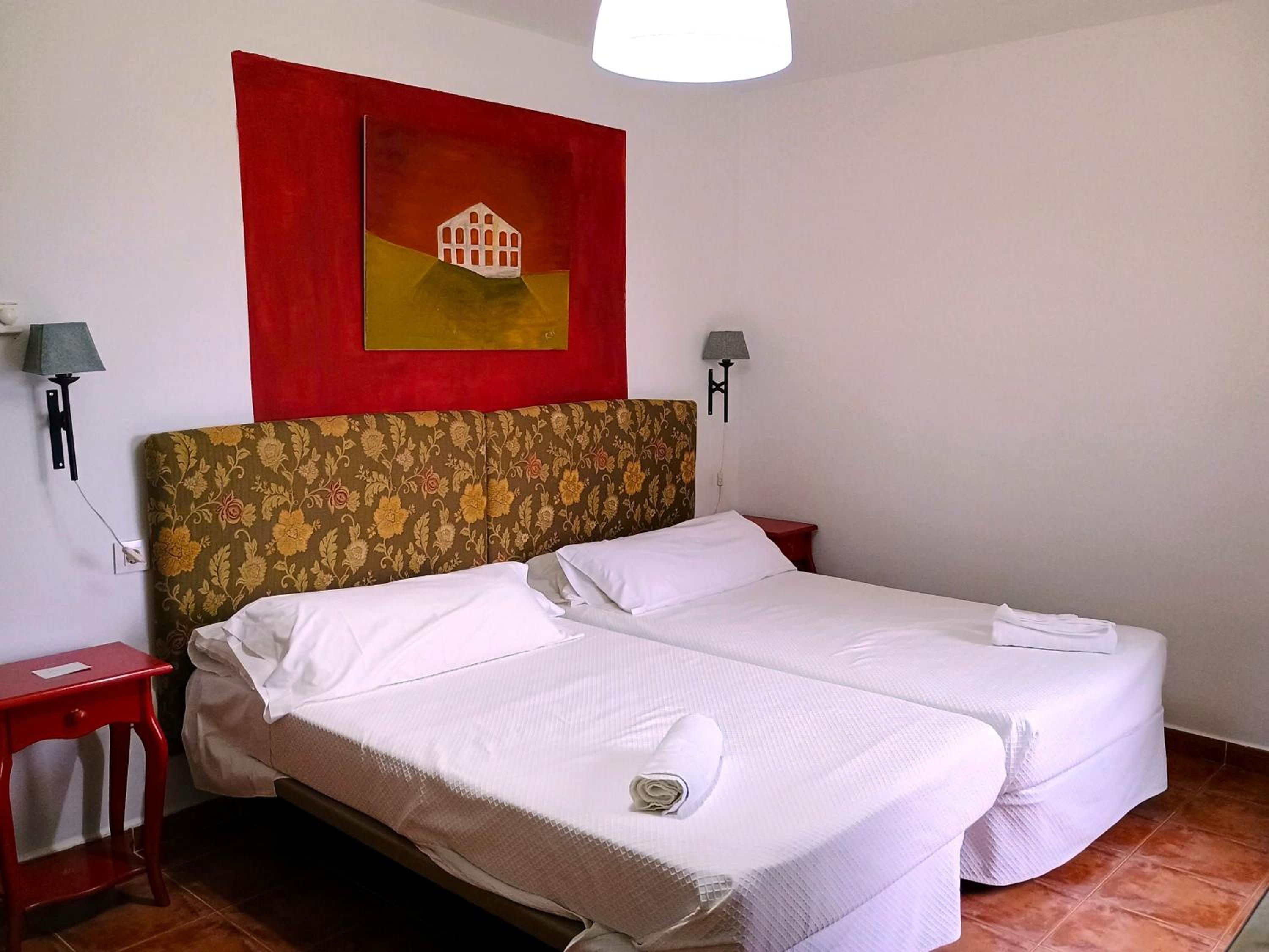 Double Room with Mountain View - Photo 6