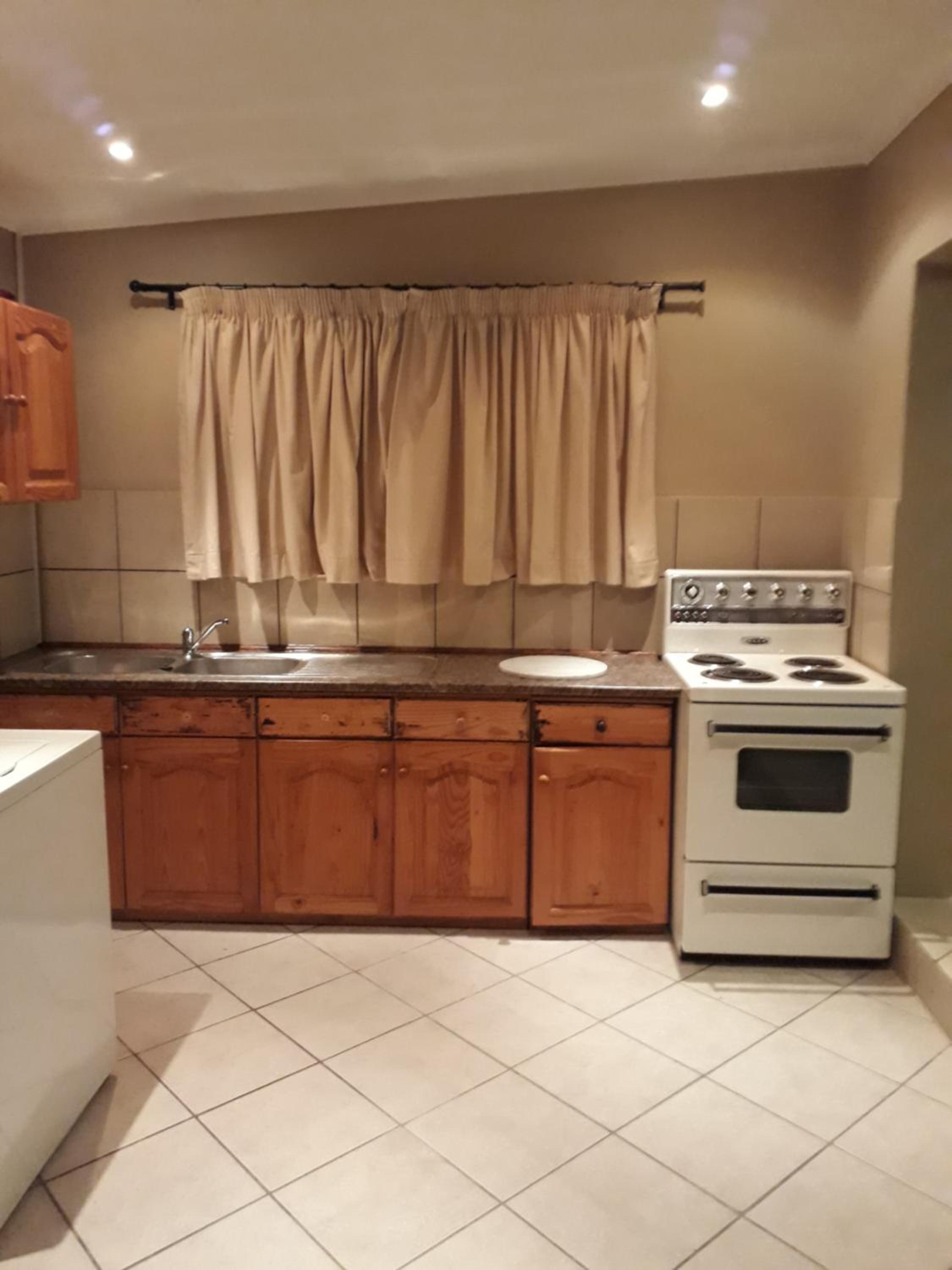 Two-Bedroom House photo 3