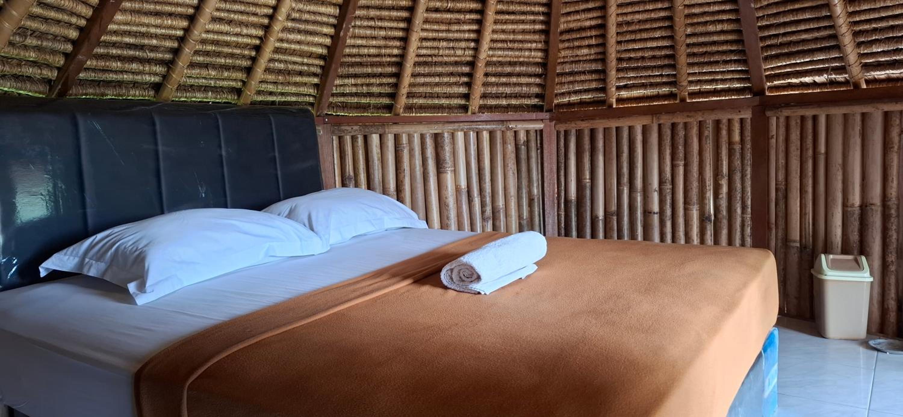 Double Room - Photo 16