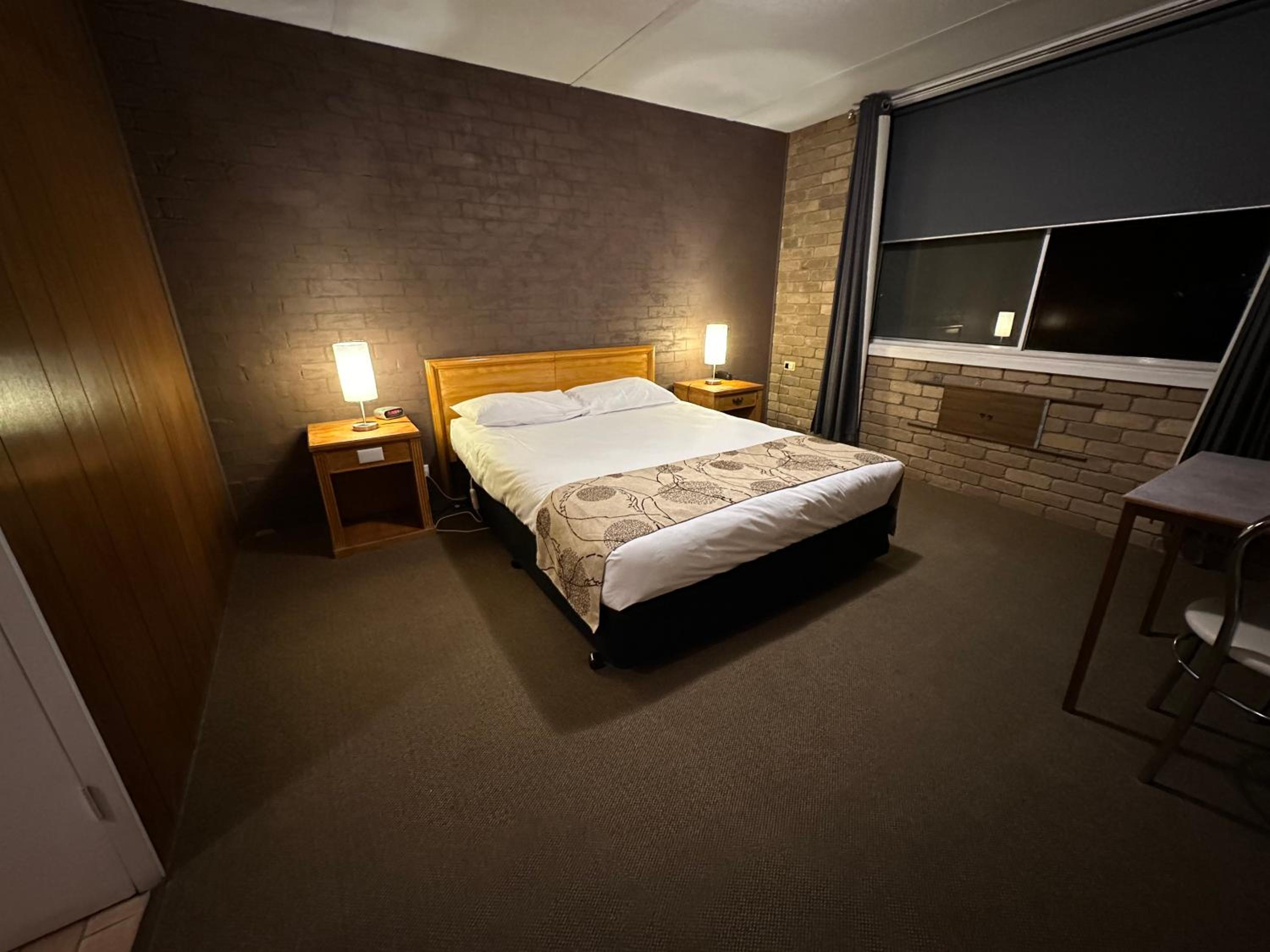 Standard Queen Room photo 2