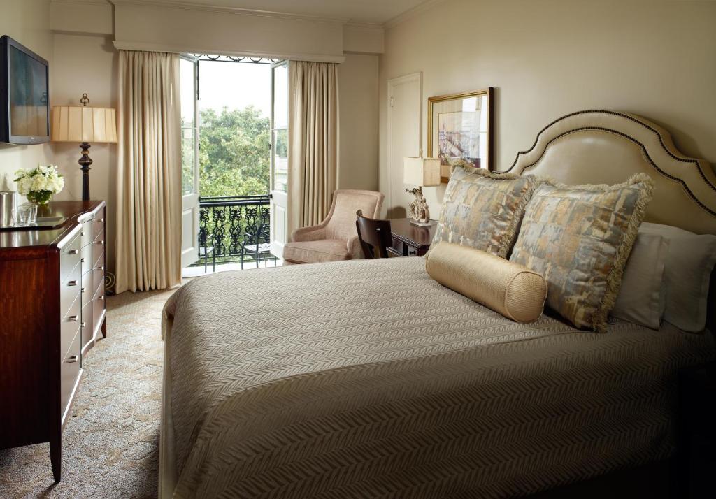 Luxury Royal Suite - 1 King Bed