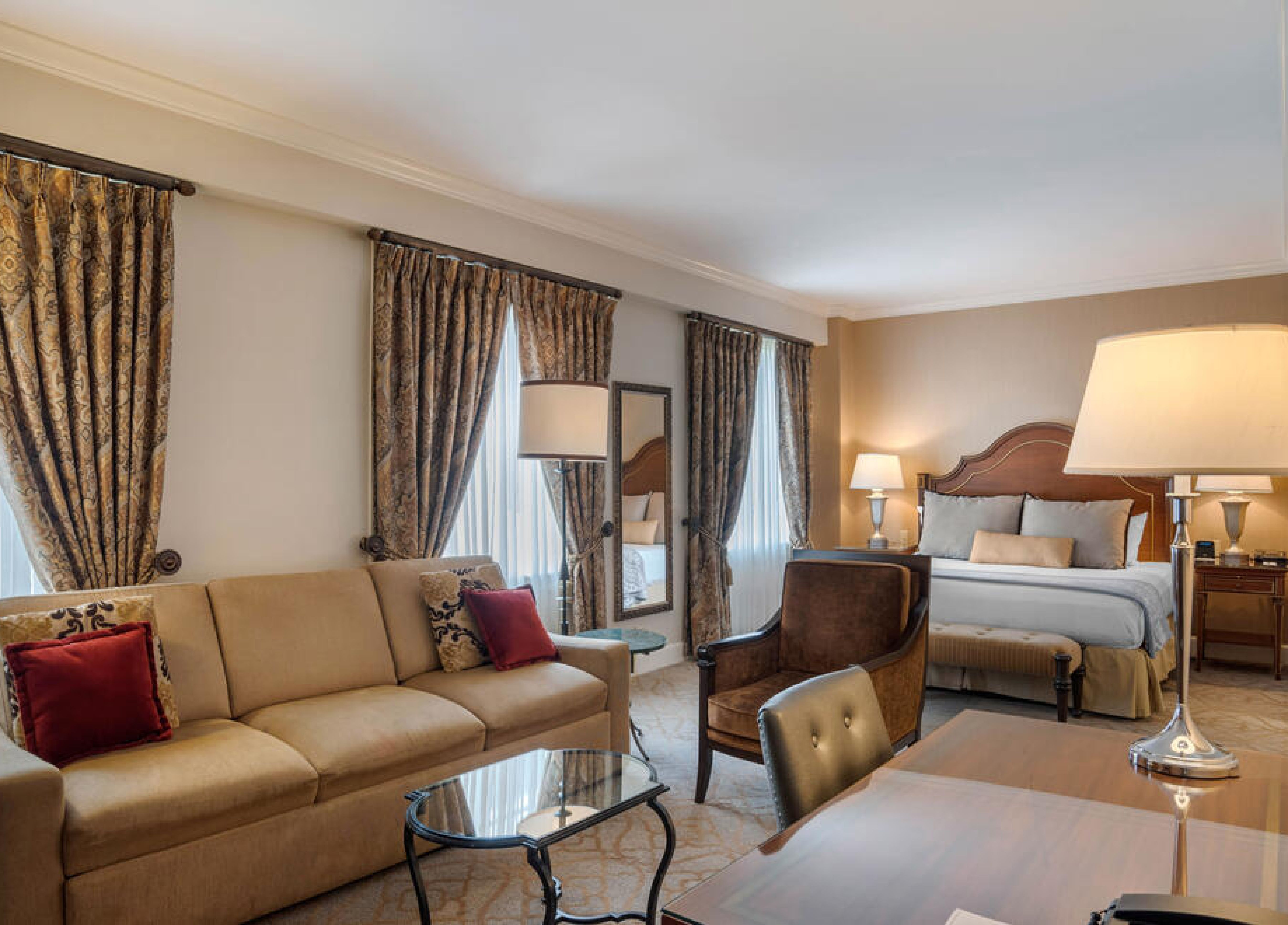 Petite Suite - 1 King Bed