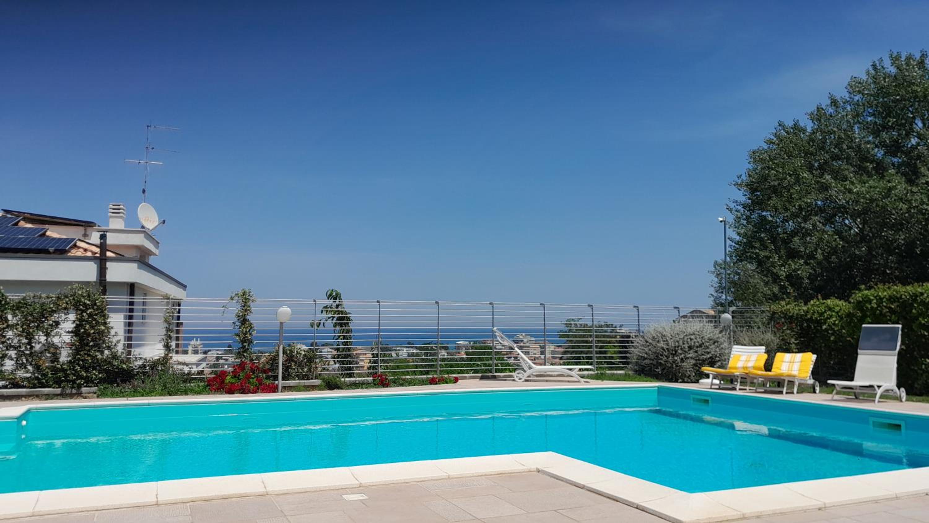 Apartment with Sea View - Photo 17