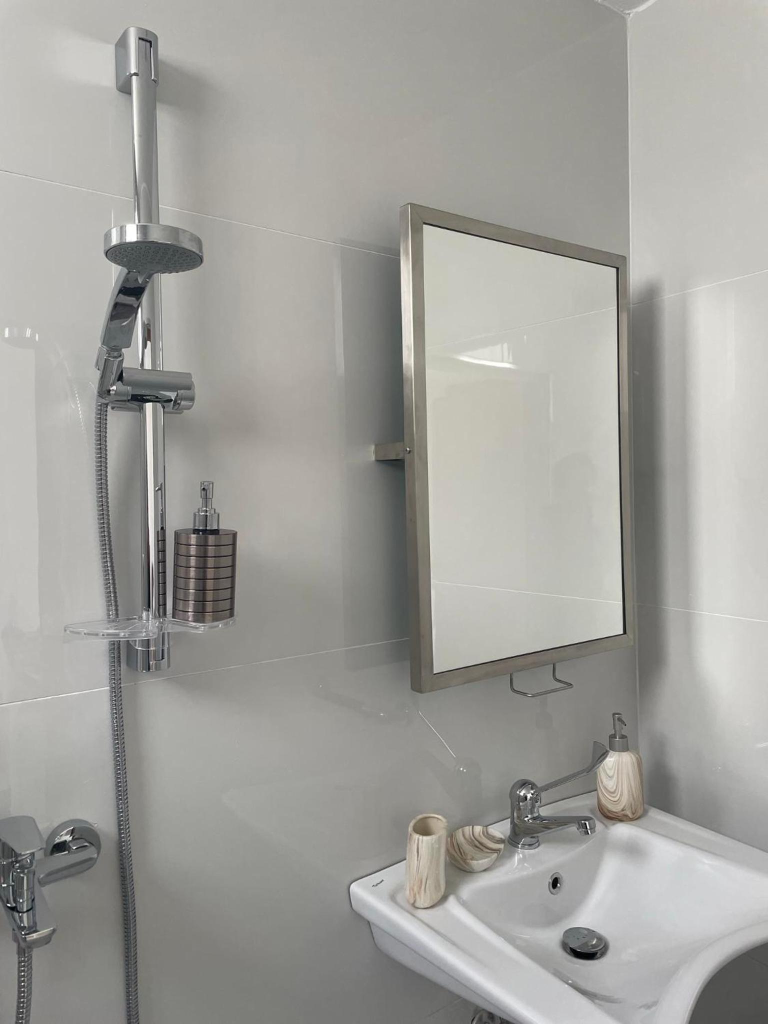 Double Room - Disability Access photo 3