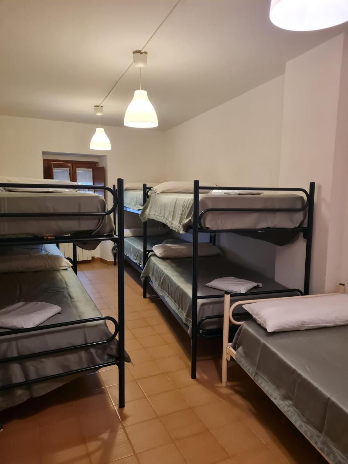 Cama individual en habitación compartida