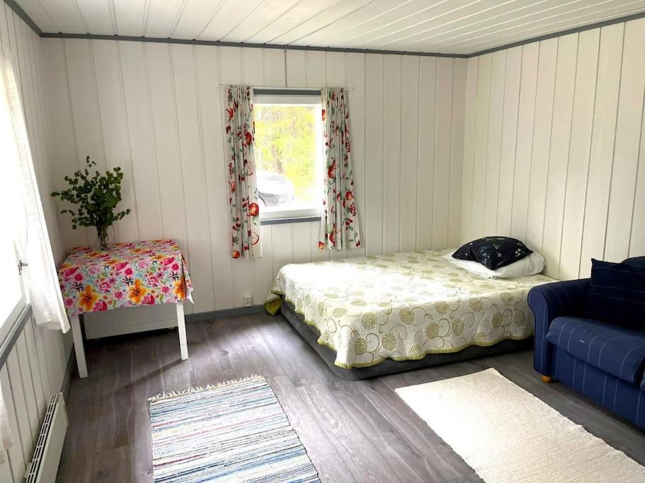 One-Bedroom House photo 1