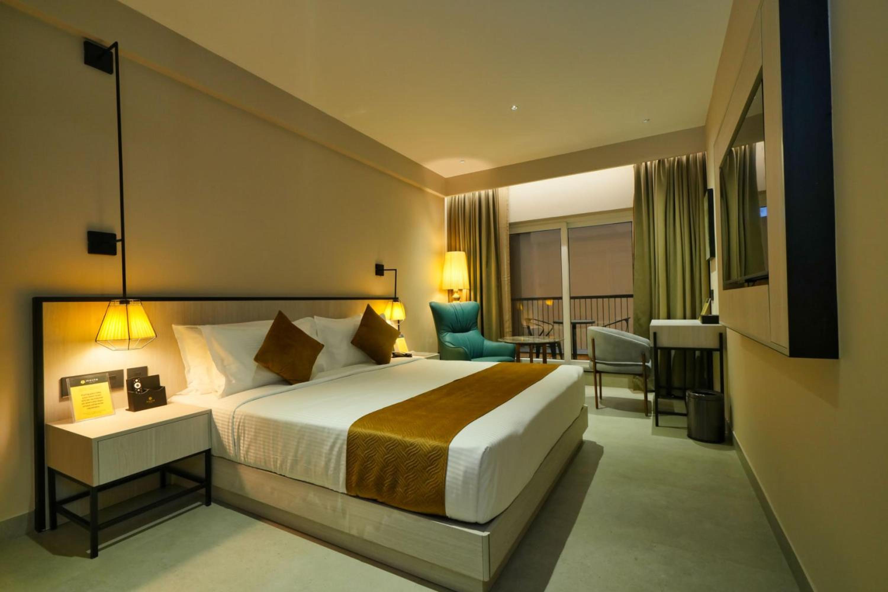 Double Room with Balcony photo 2
