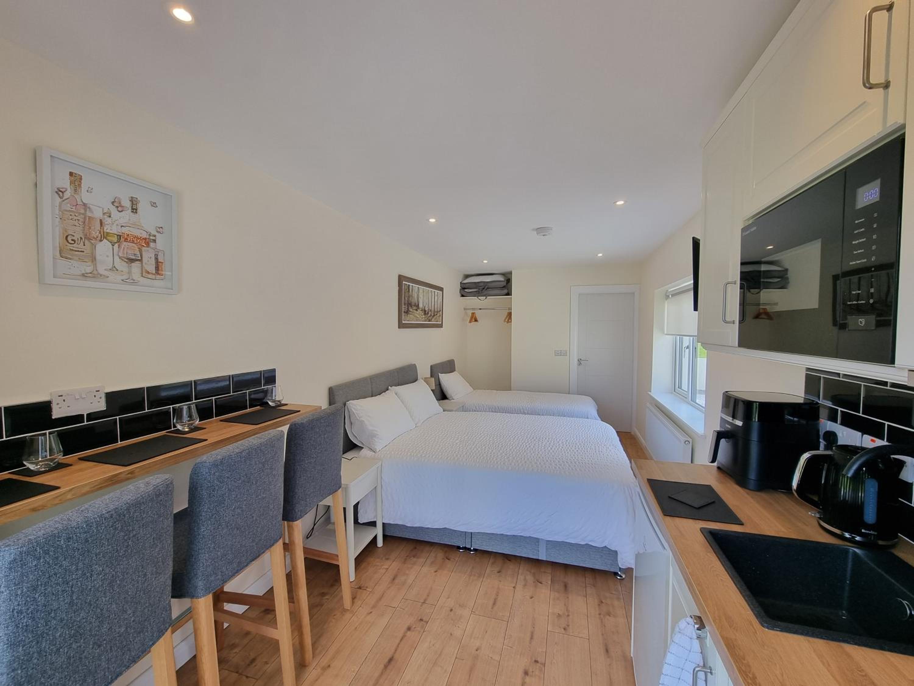 Apartment with Mountain View