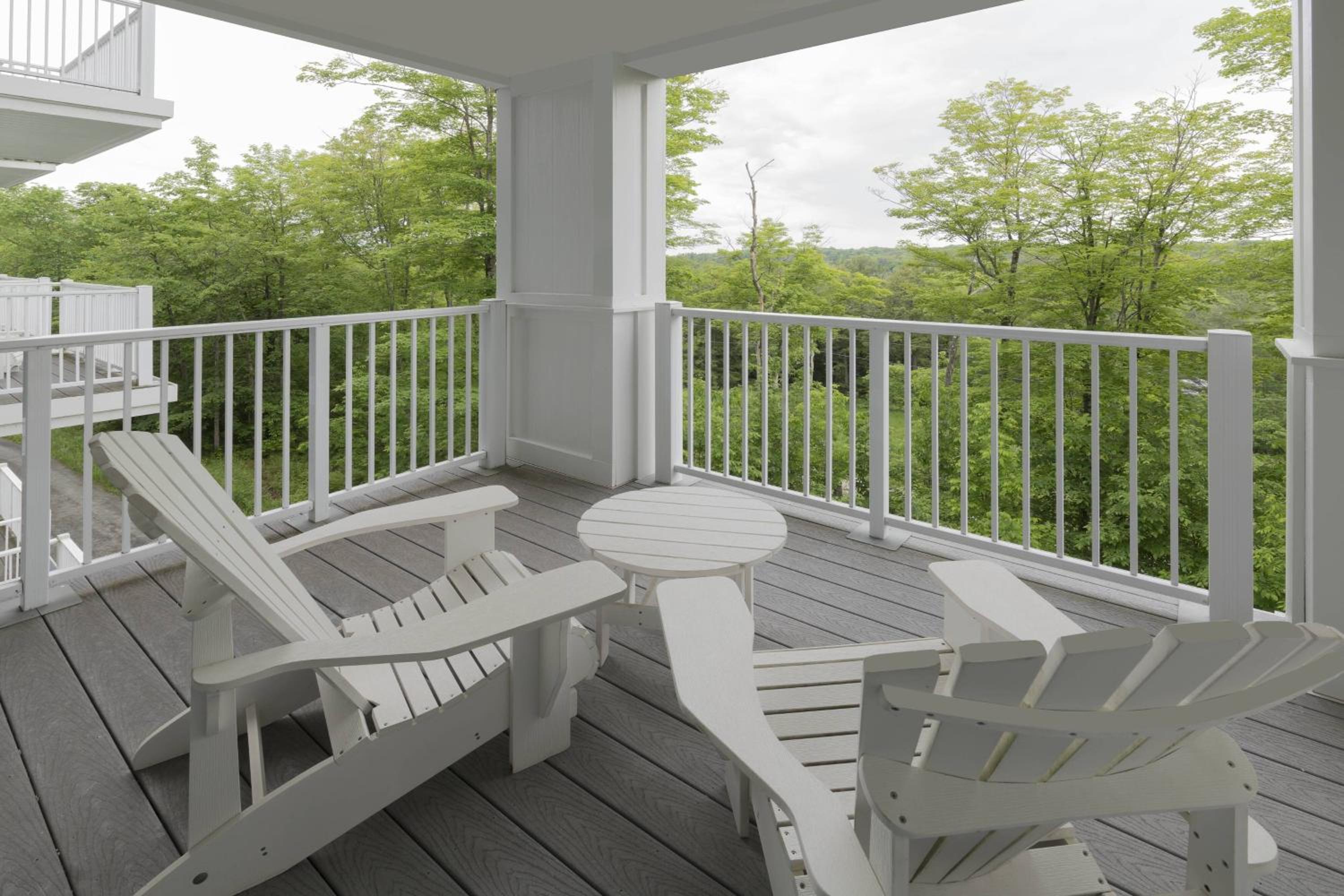 1 Bedroom Suite 1 King, Sofa Bed, Non Lake view, Fireplace, Balcony - Photo 7