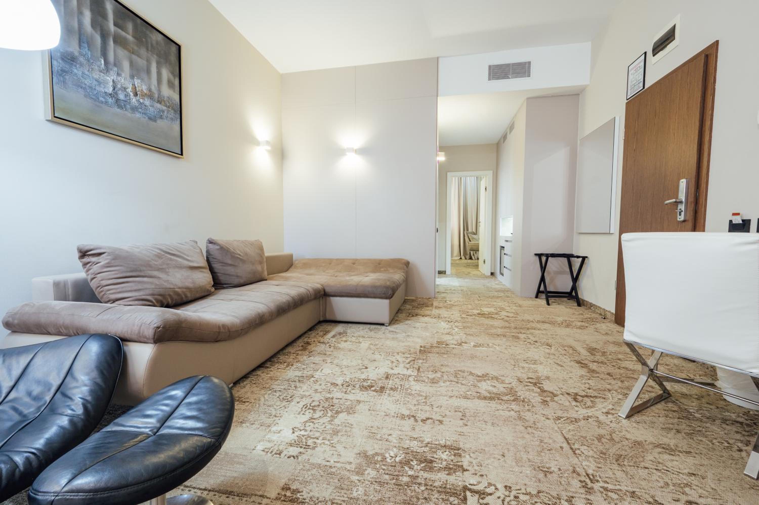 Suite photo 1
