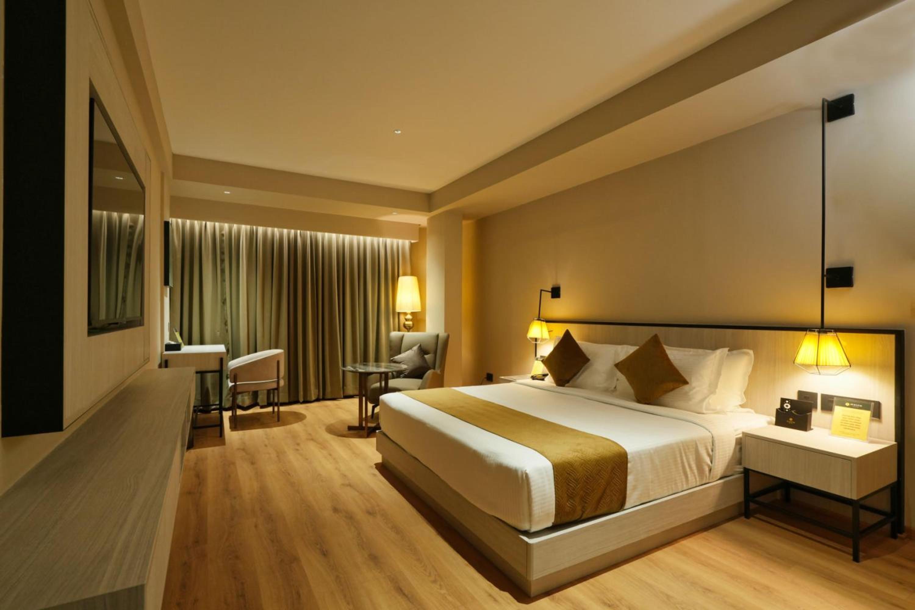 Suite - Photo 9