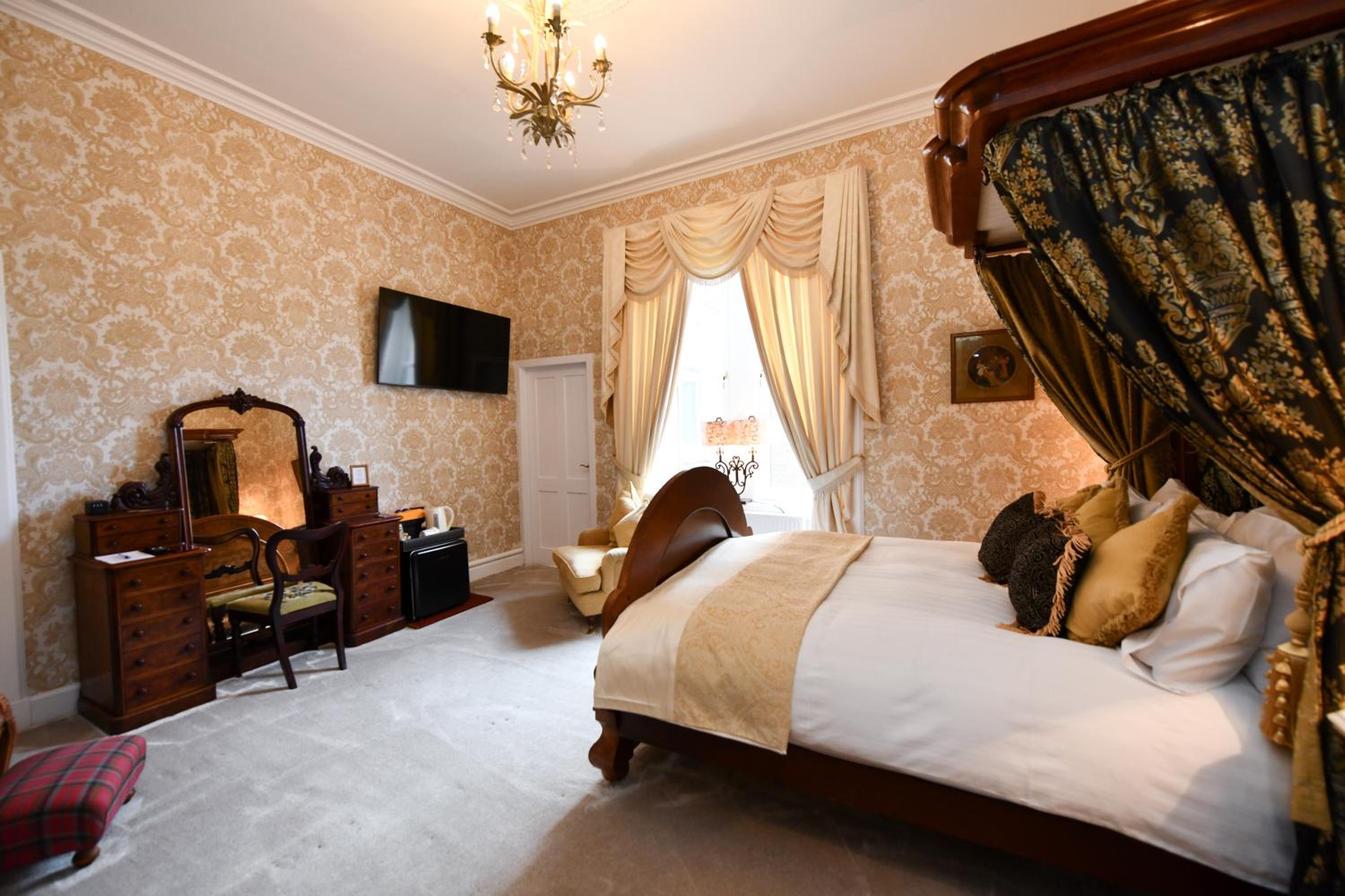 Deluxe King Room