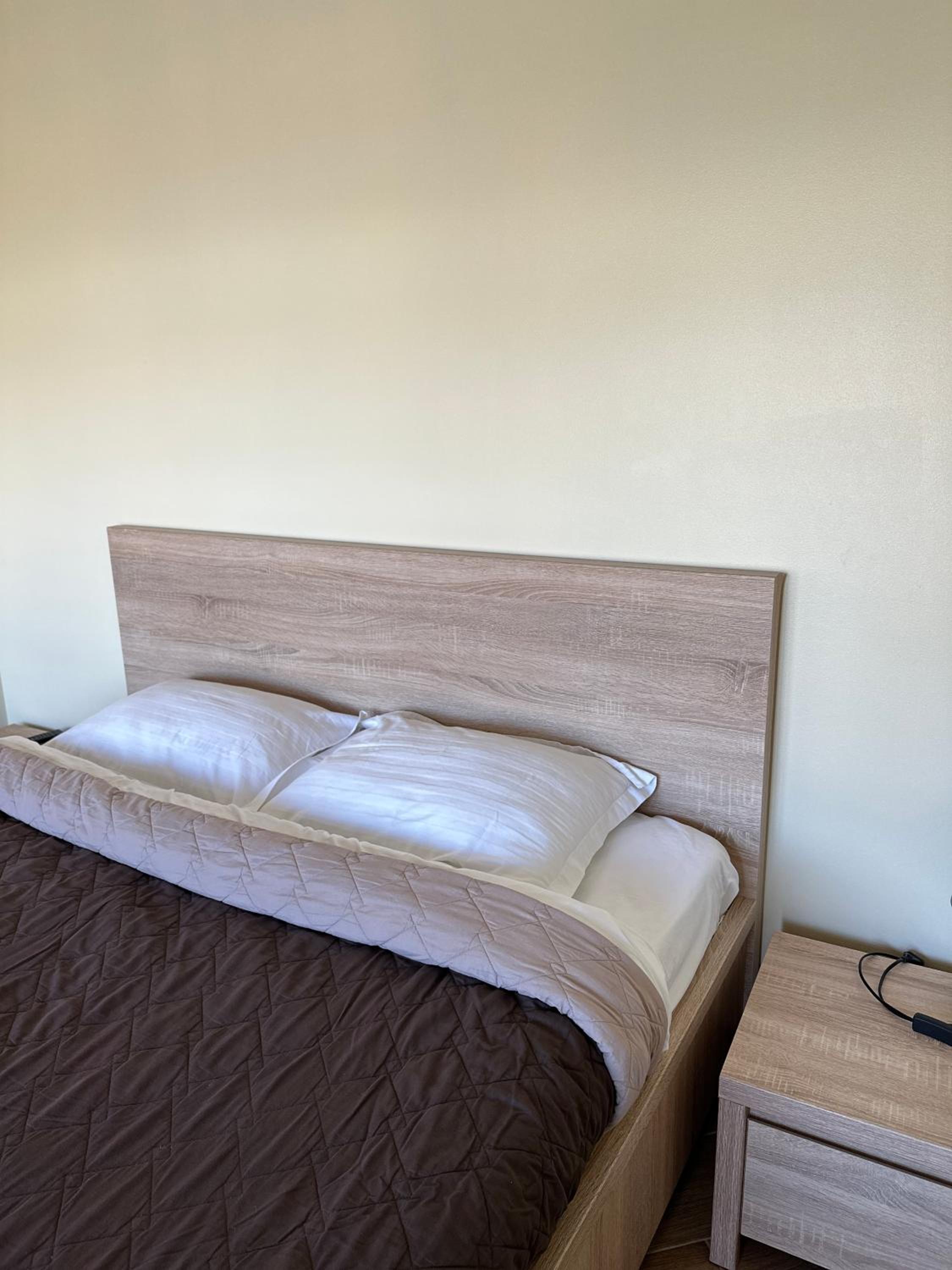 One-Bedroom House photo 1