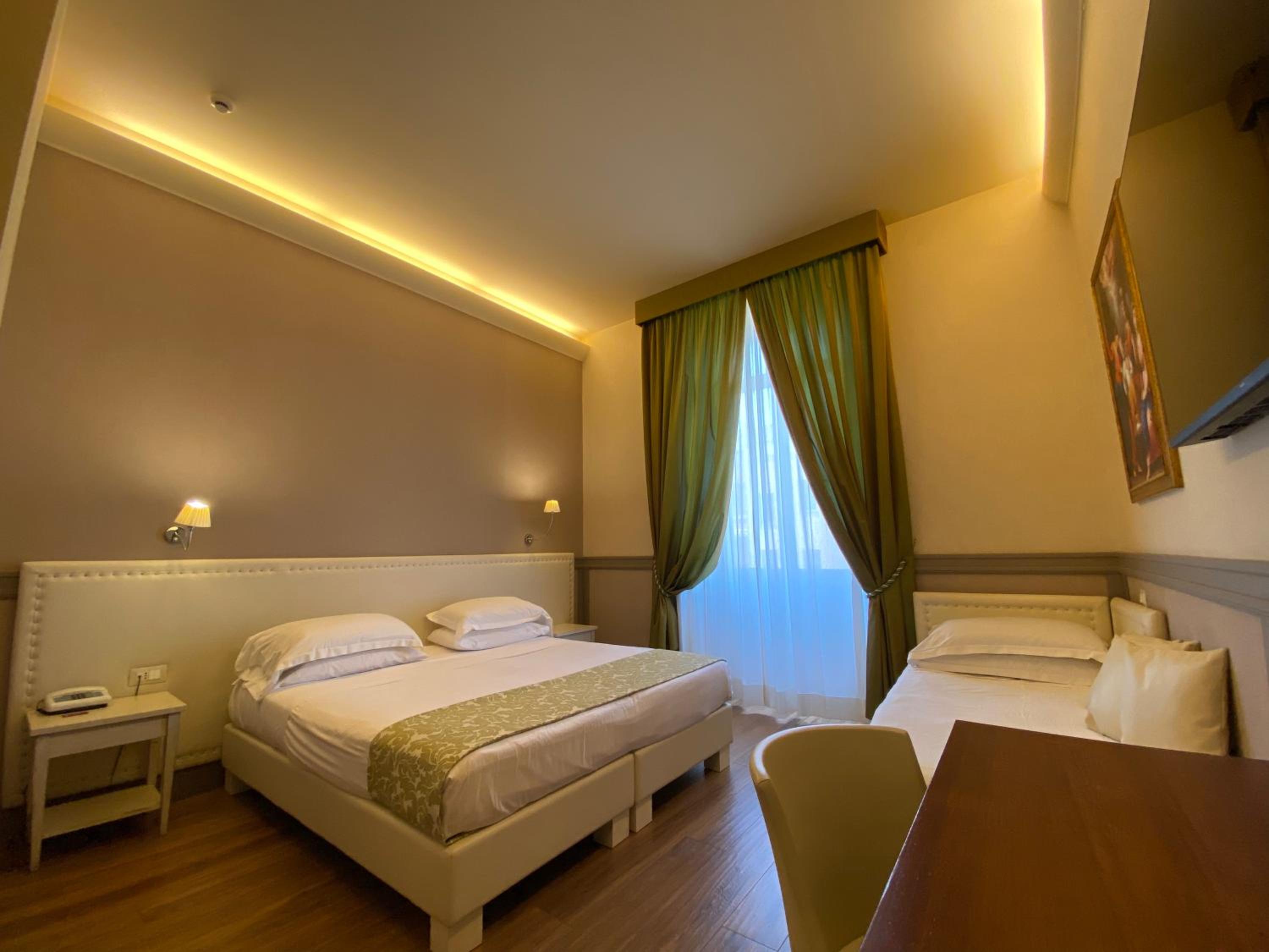 Deluxe Double or Twin Room photo 1
