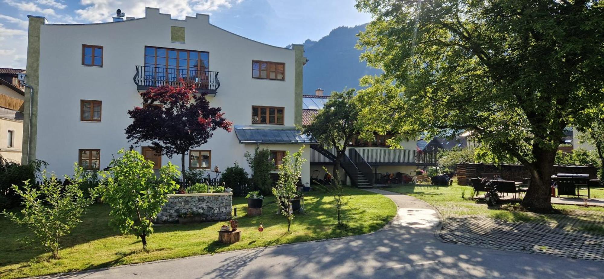 Apartment with Mountain View photo 3