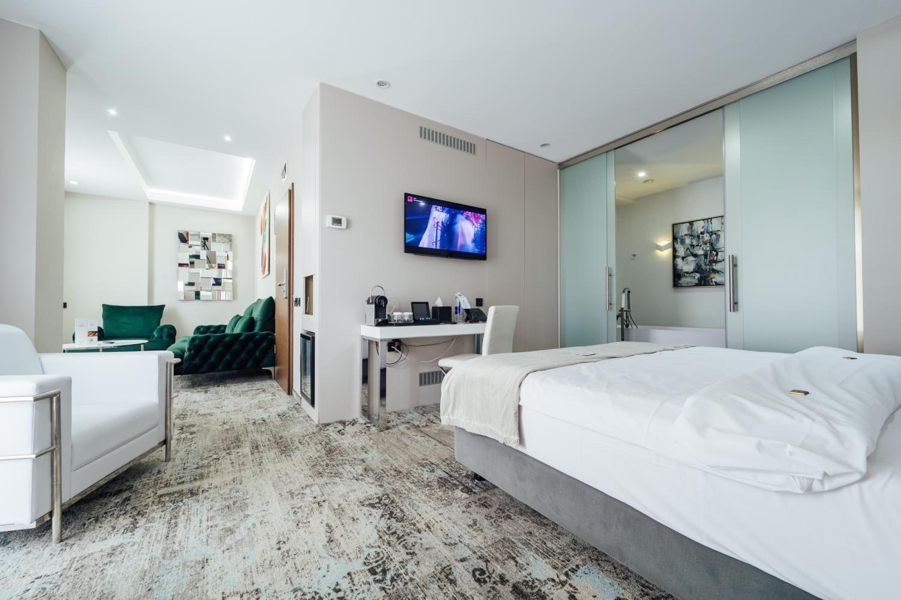 Superior Apartment photo 1