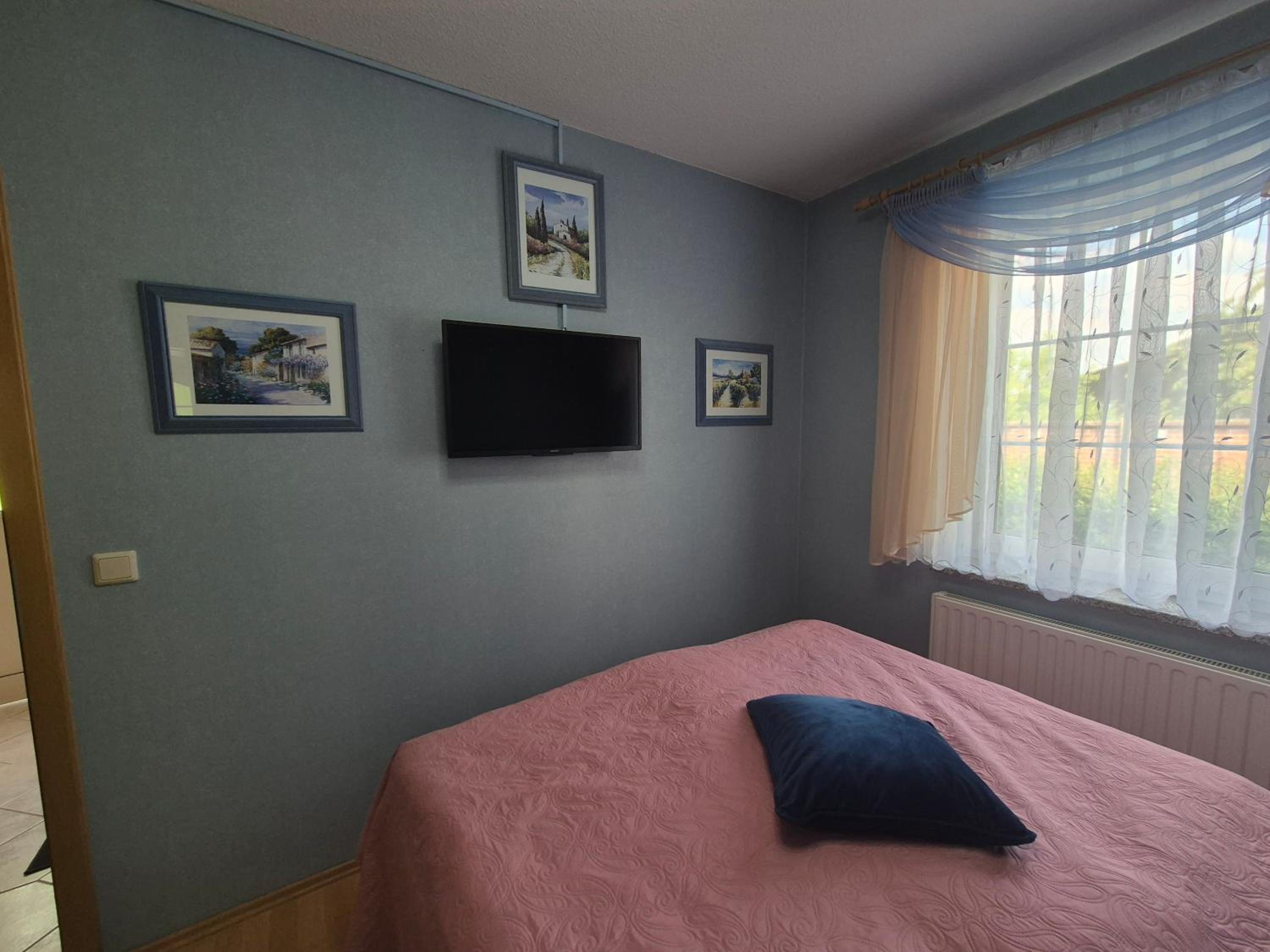 One-Bedroom House photo 1