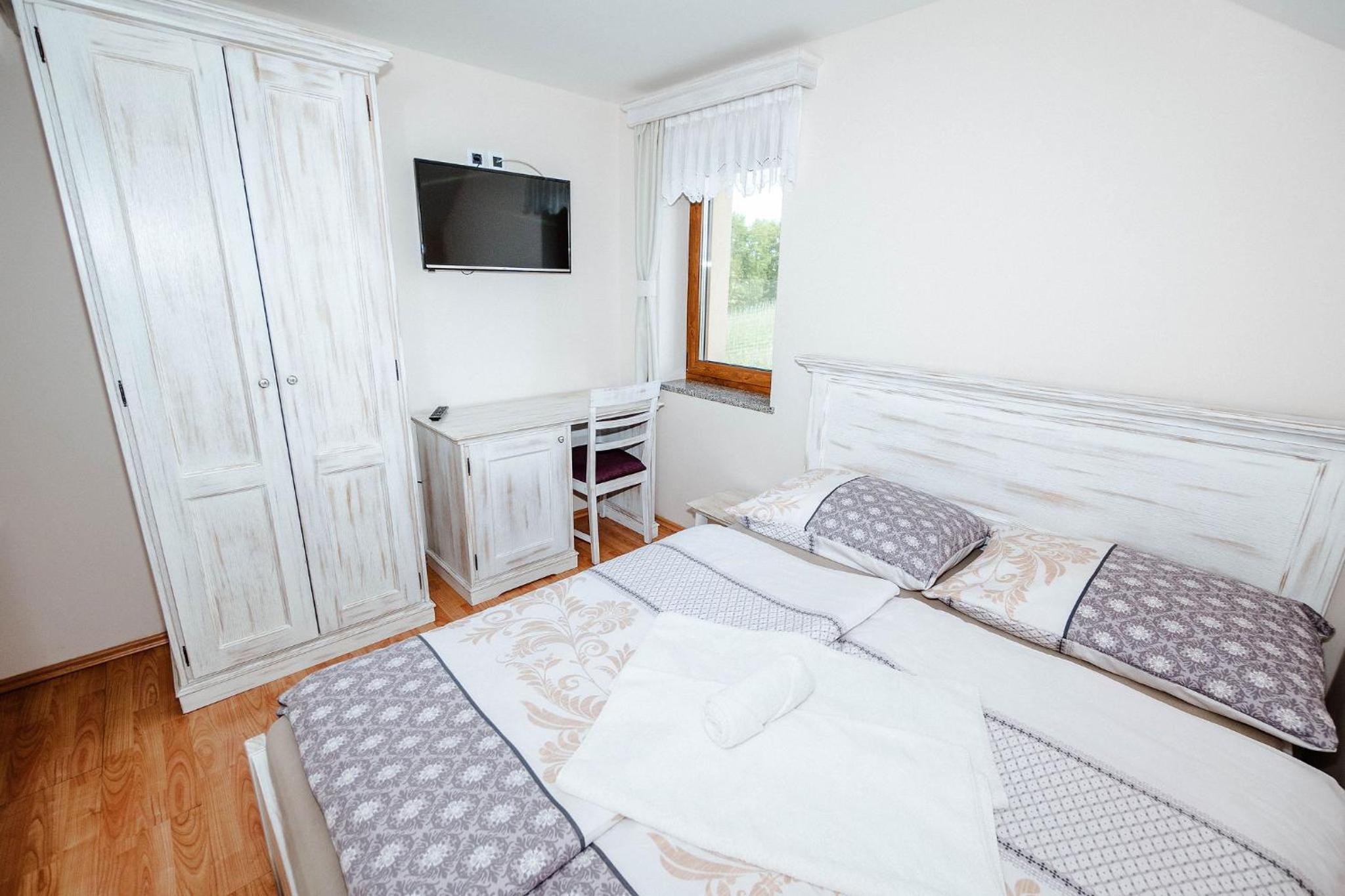 Double Room with Private Bathroom photo 2