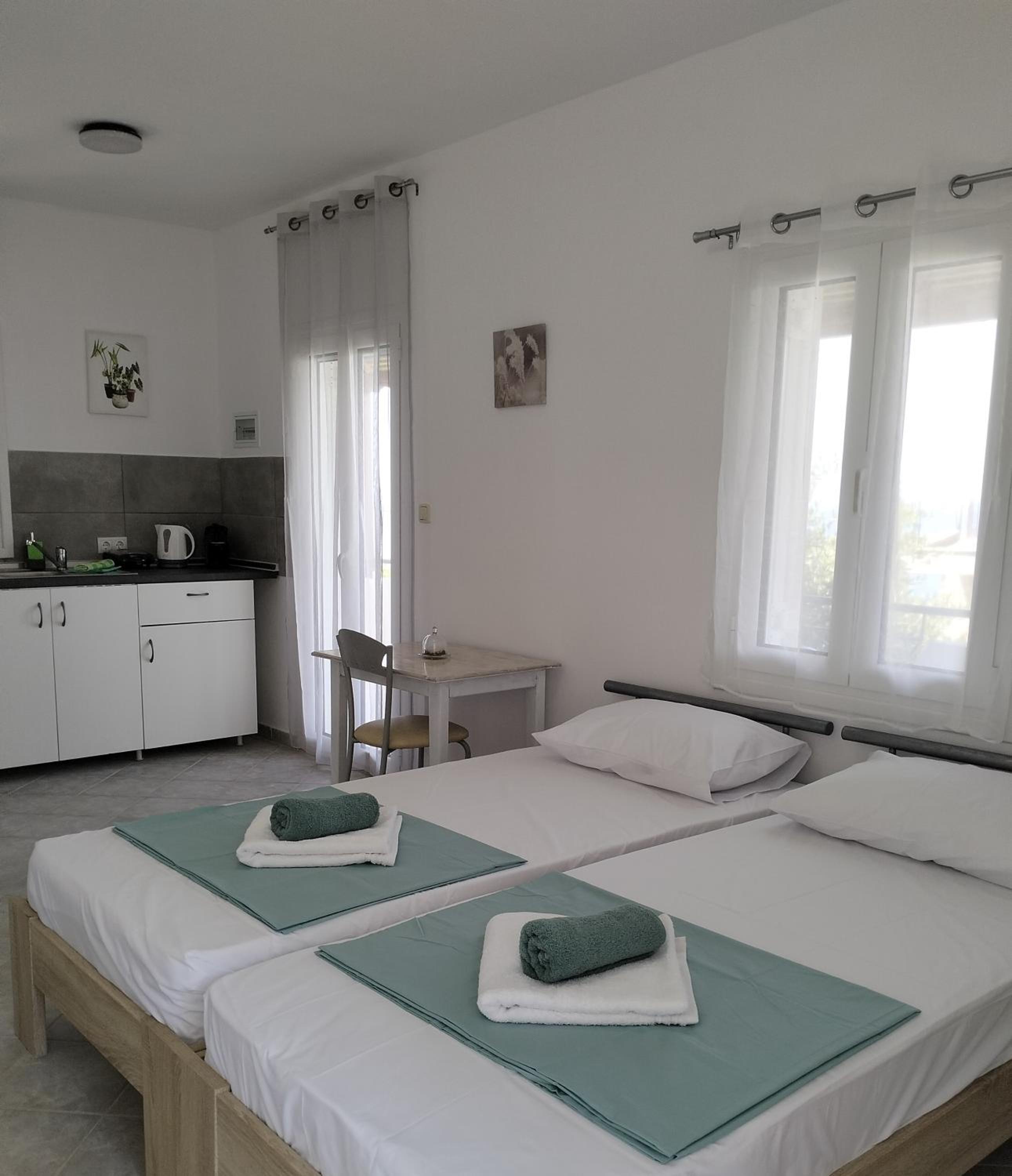 One-Bedroom Apartment with Balcony and Sea View photo 1