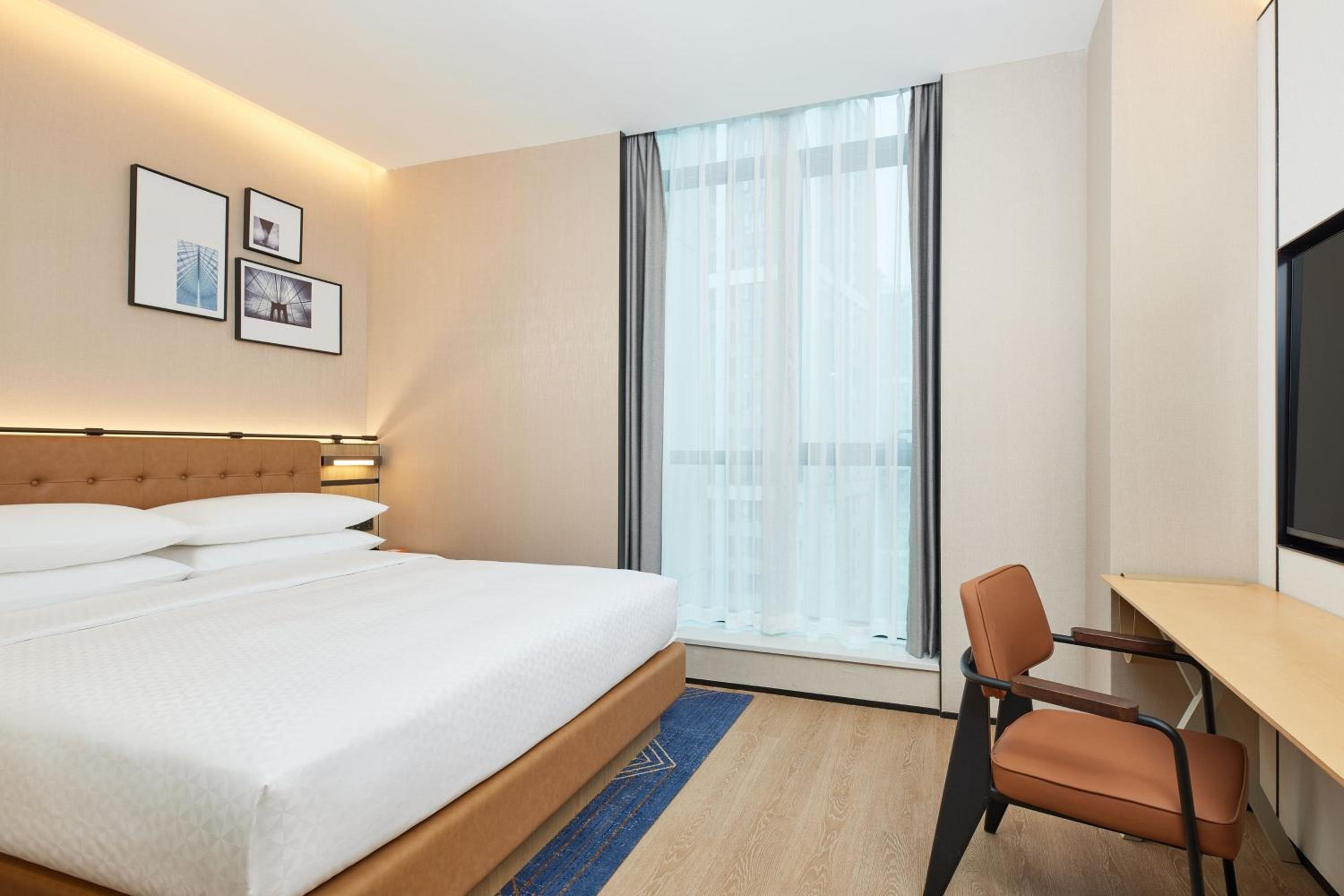 Selected King Room photo 3