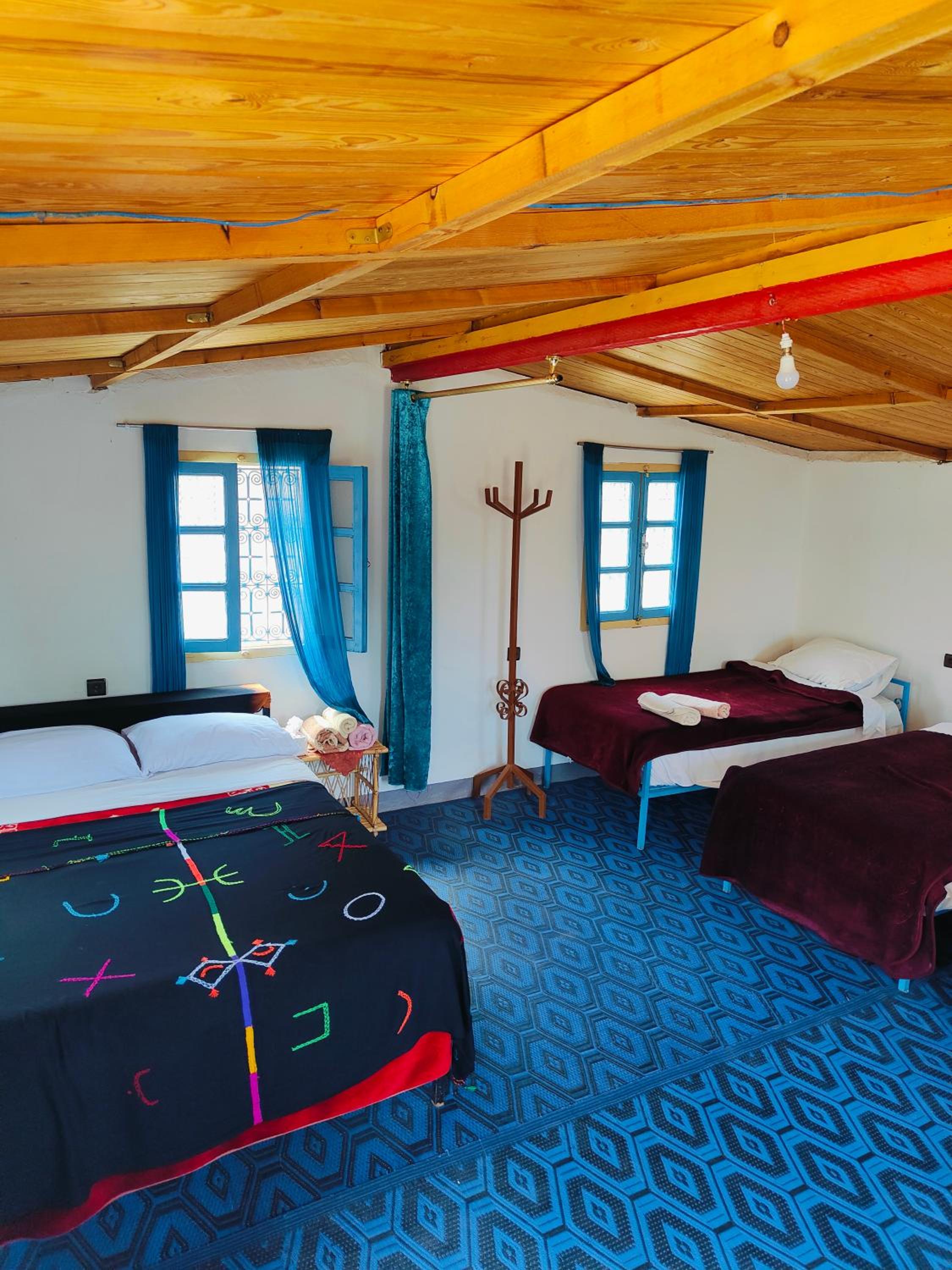 6-Bed Mixed Dormitory Room photo 3