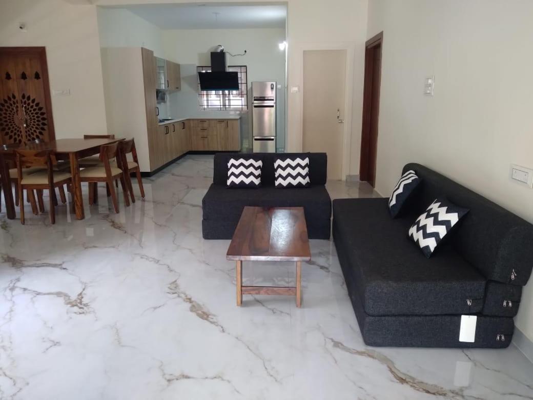 Family Room photo 2