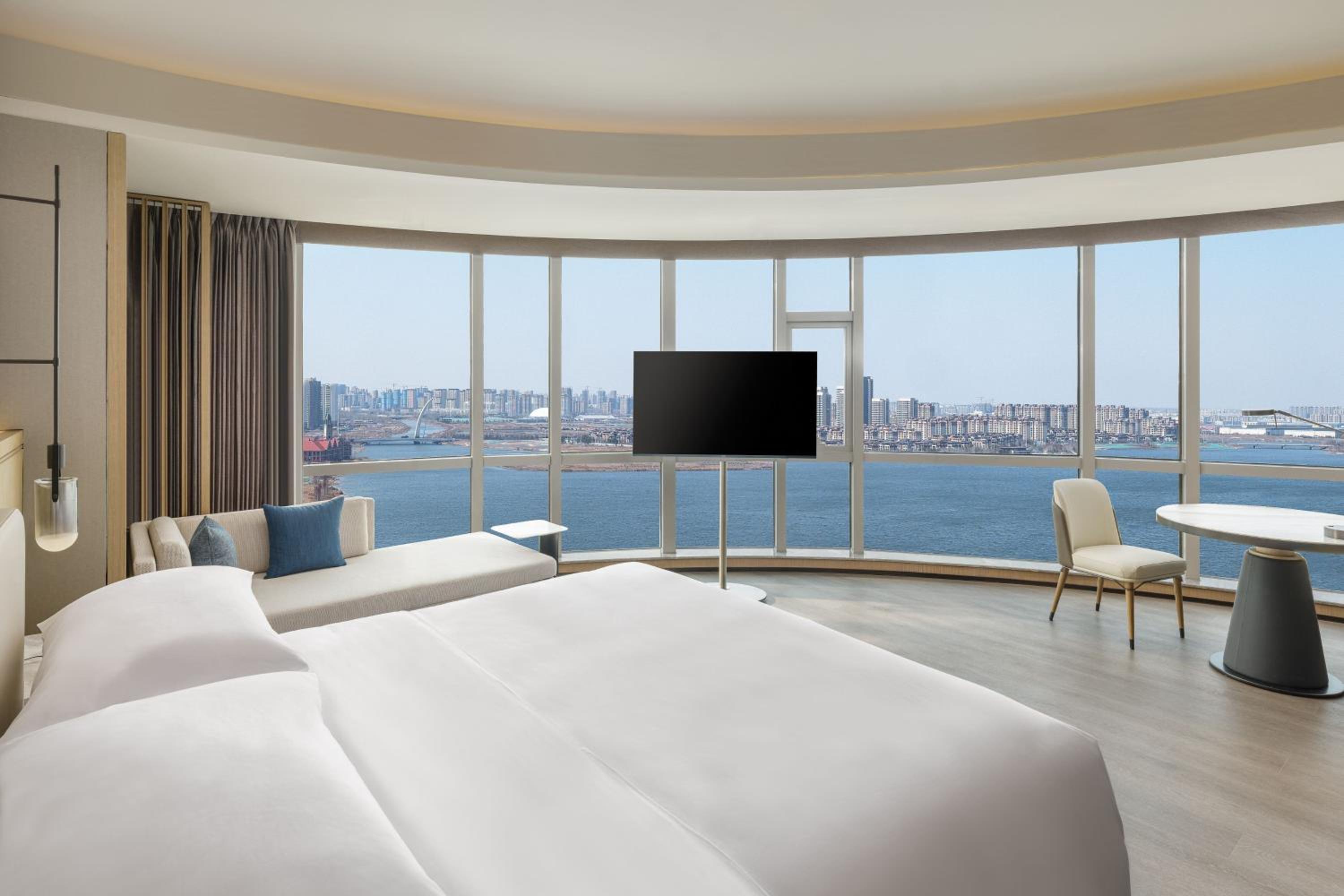 Premium King Room