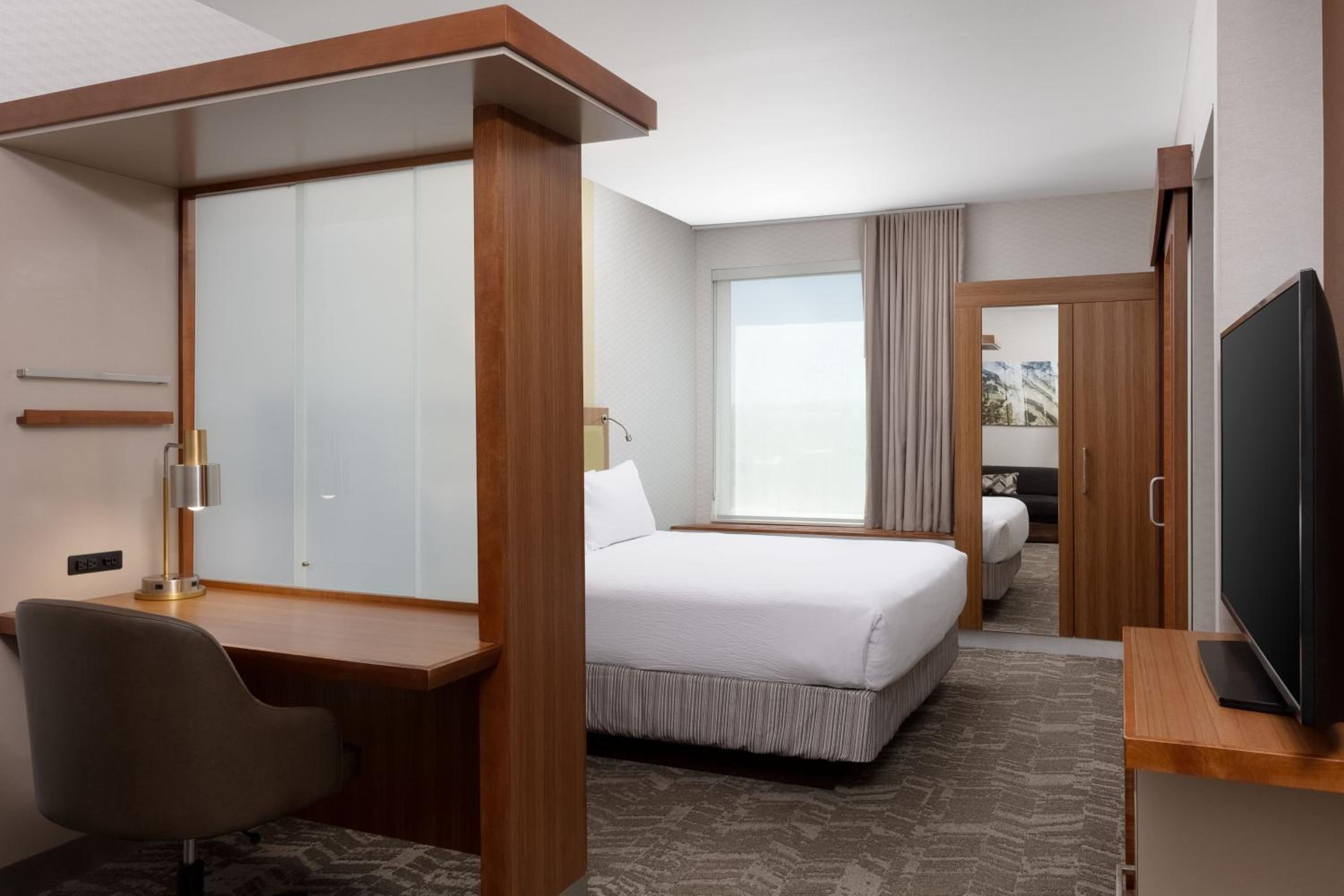 King Suite - Hearing Accessible photo 3
