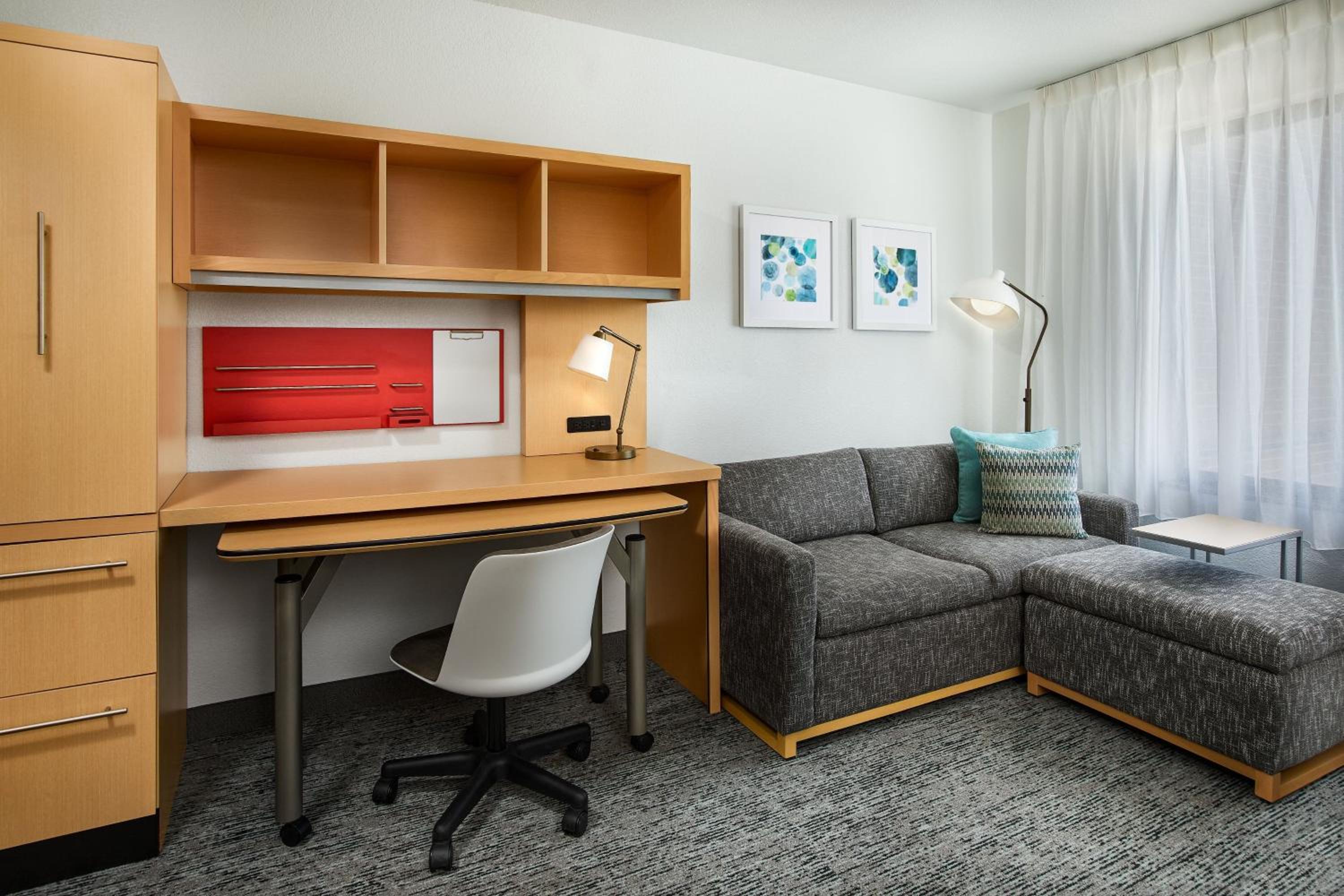 King Studio with Sofa Bed and Adapted Tub - Mobility Accessible photo 2