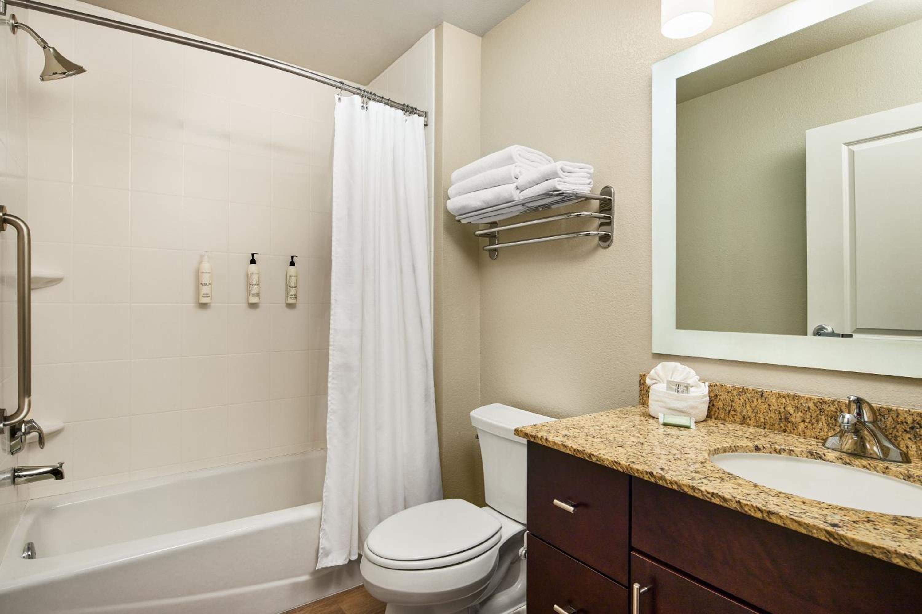 Two-Bedroom Suite photo 3
