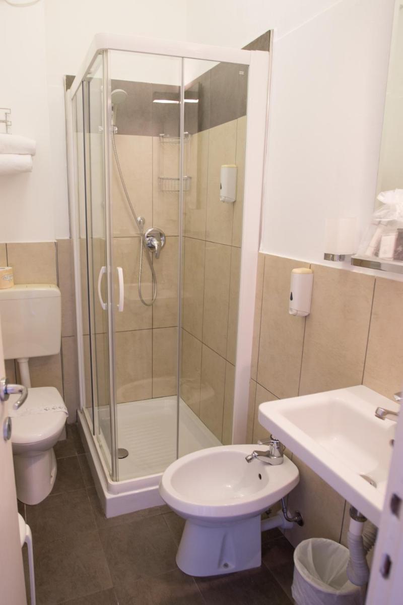 Small Double Room photo 3
