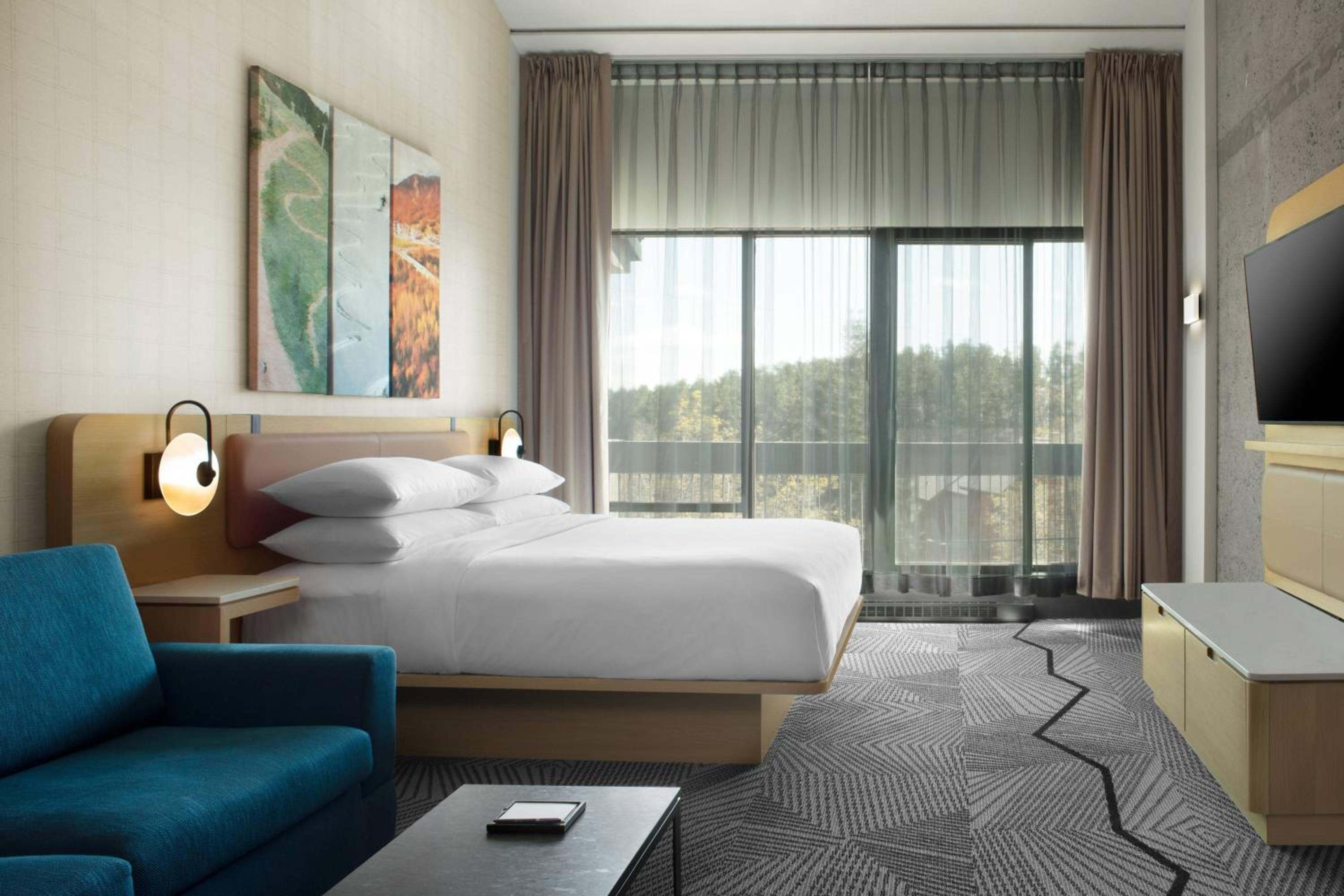 Family Penthouse with One King Bed and Two Double Beds with Sofa Bed - Photo 3