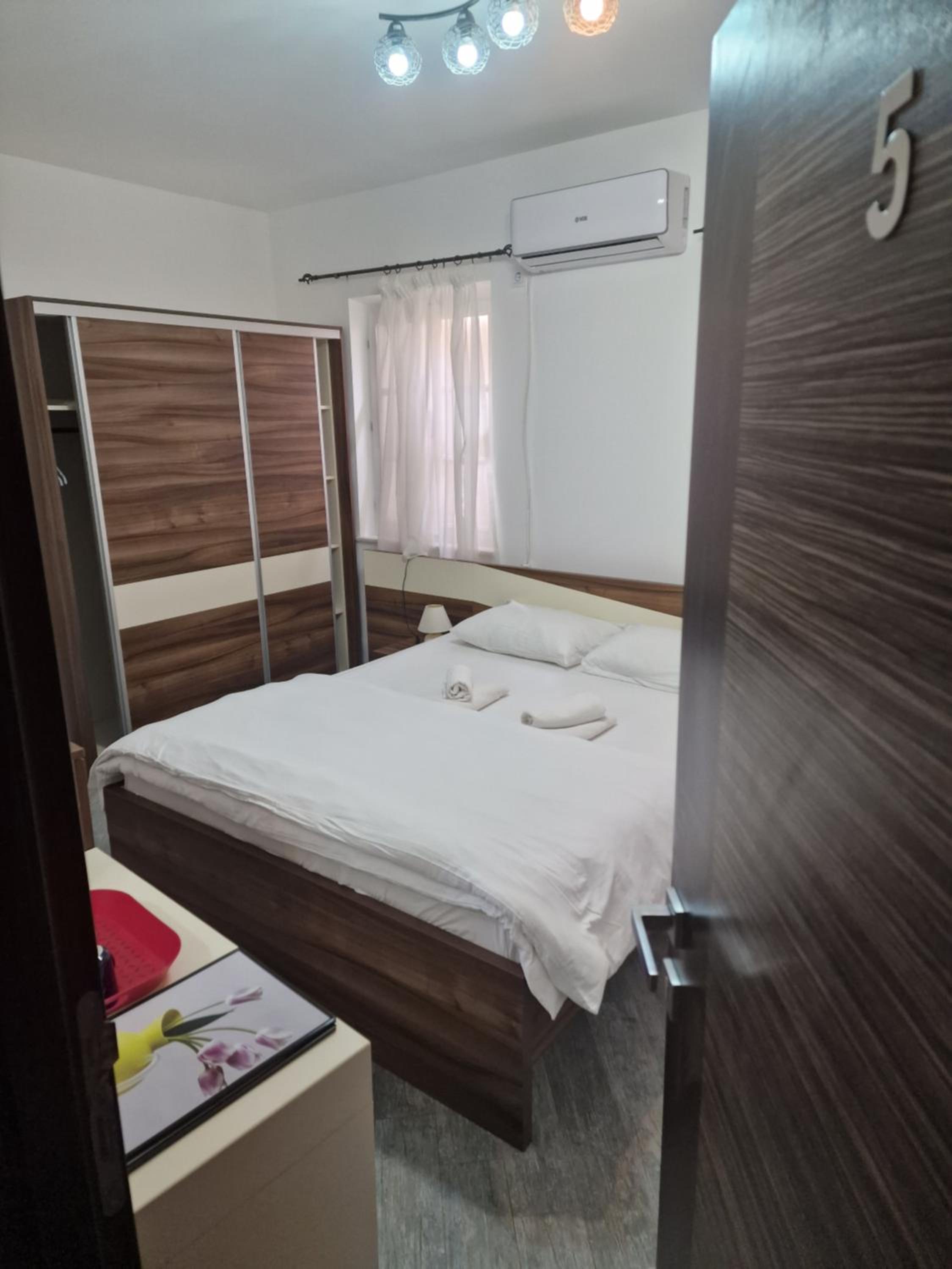 Triple Room with Private Bathroom photo 3