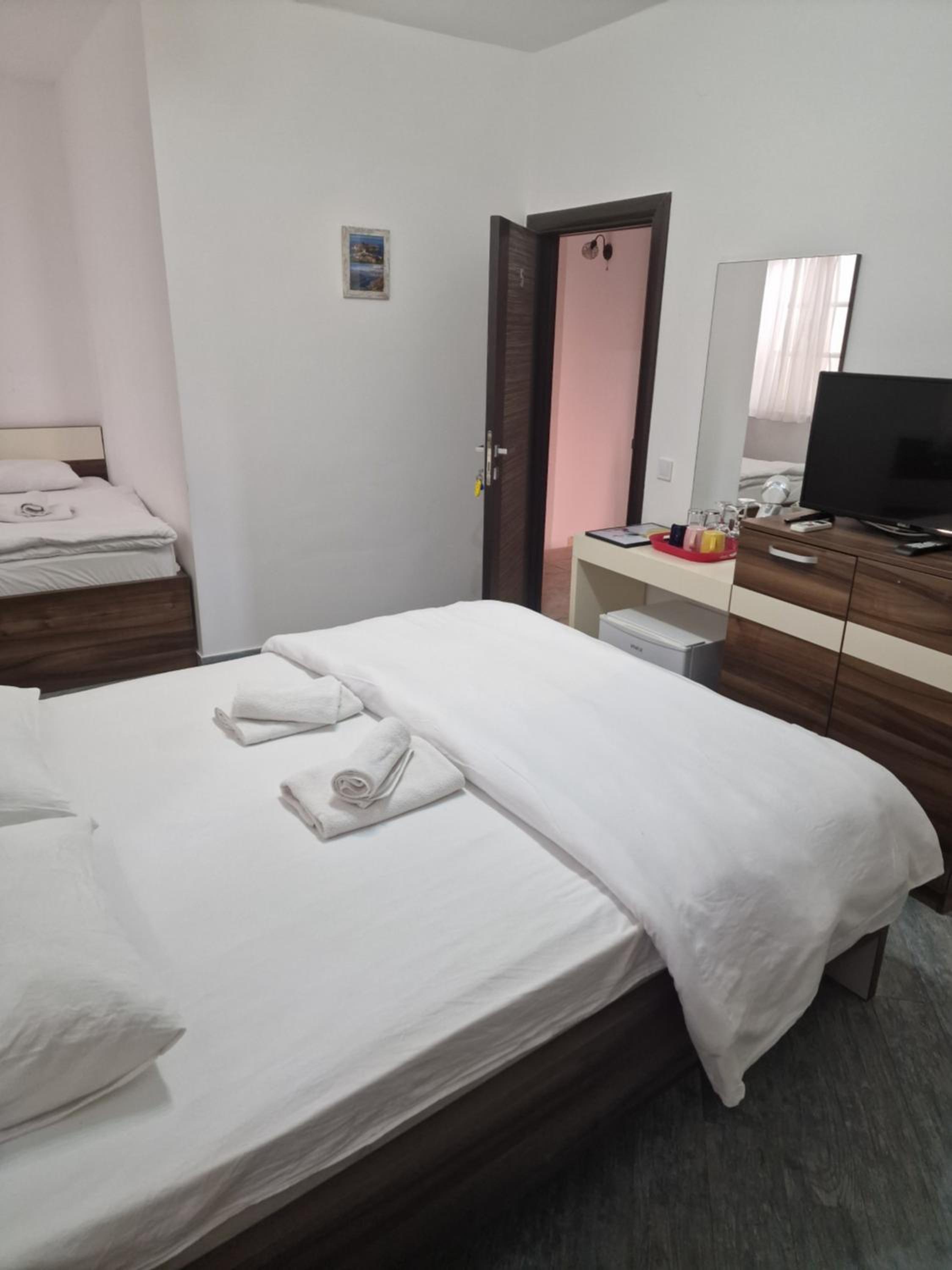 Triple Room with Private Bathroom photo 2