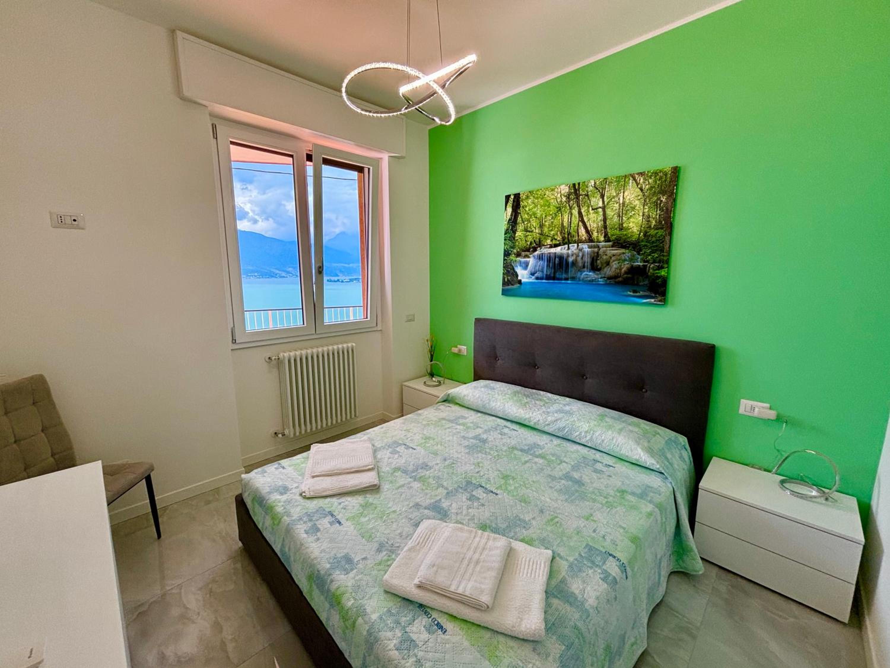 One-Bedroom Apartment photo 2