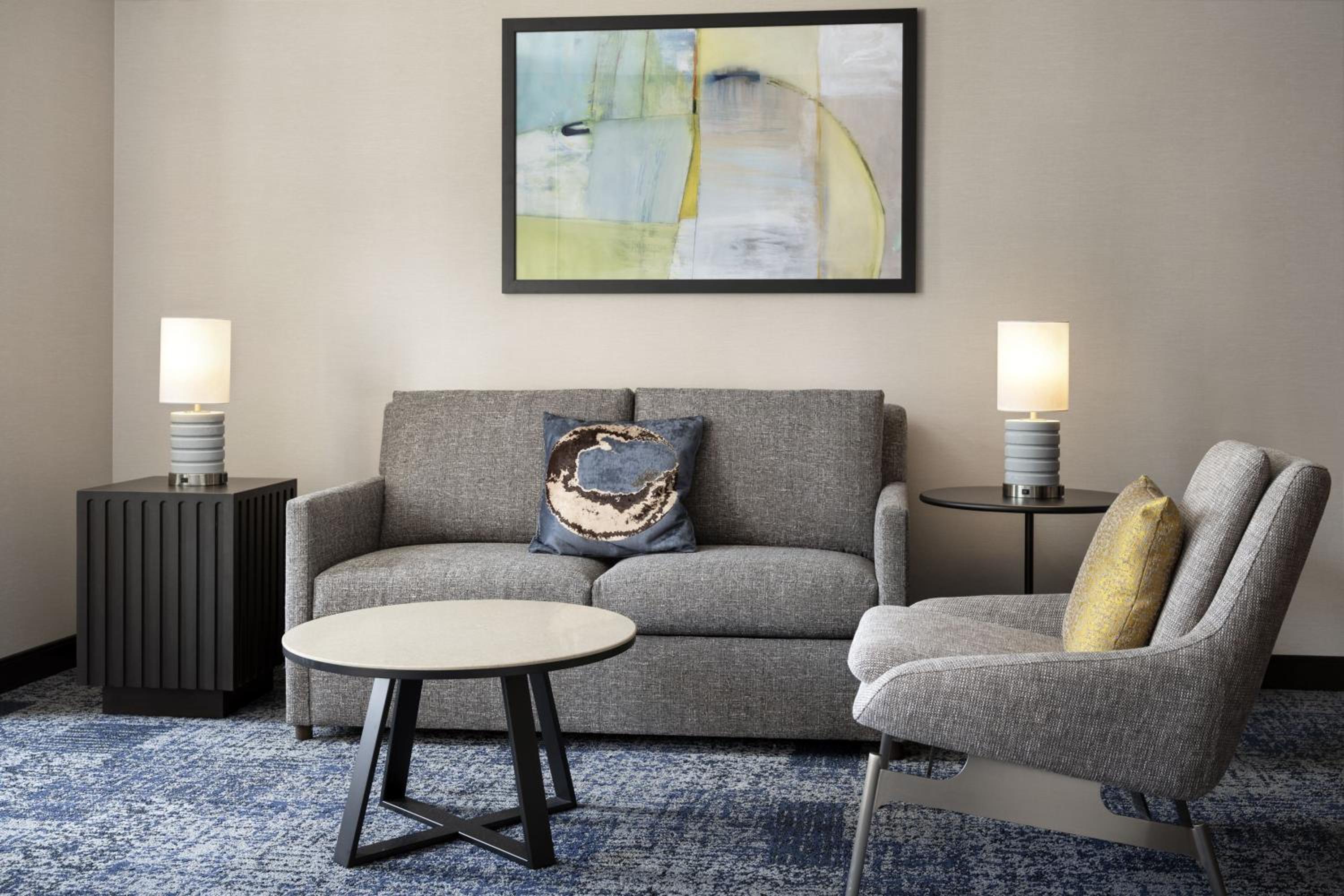 Executive King Room with Sofa Bed and Adapted Tub - Mobility Accessible