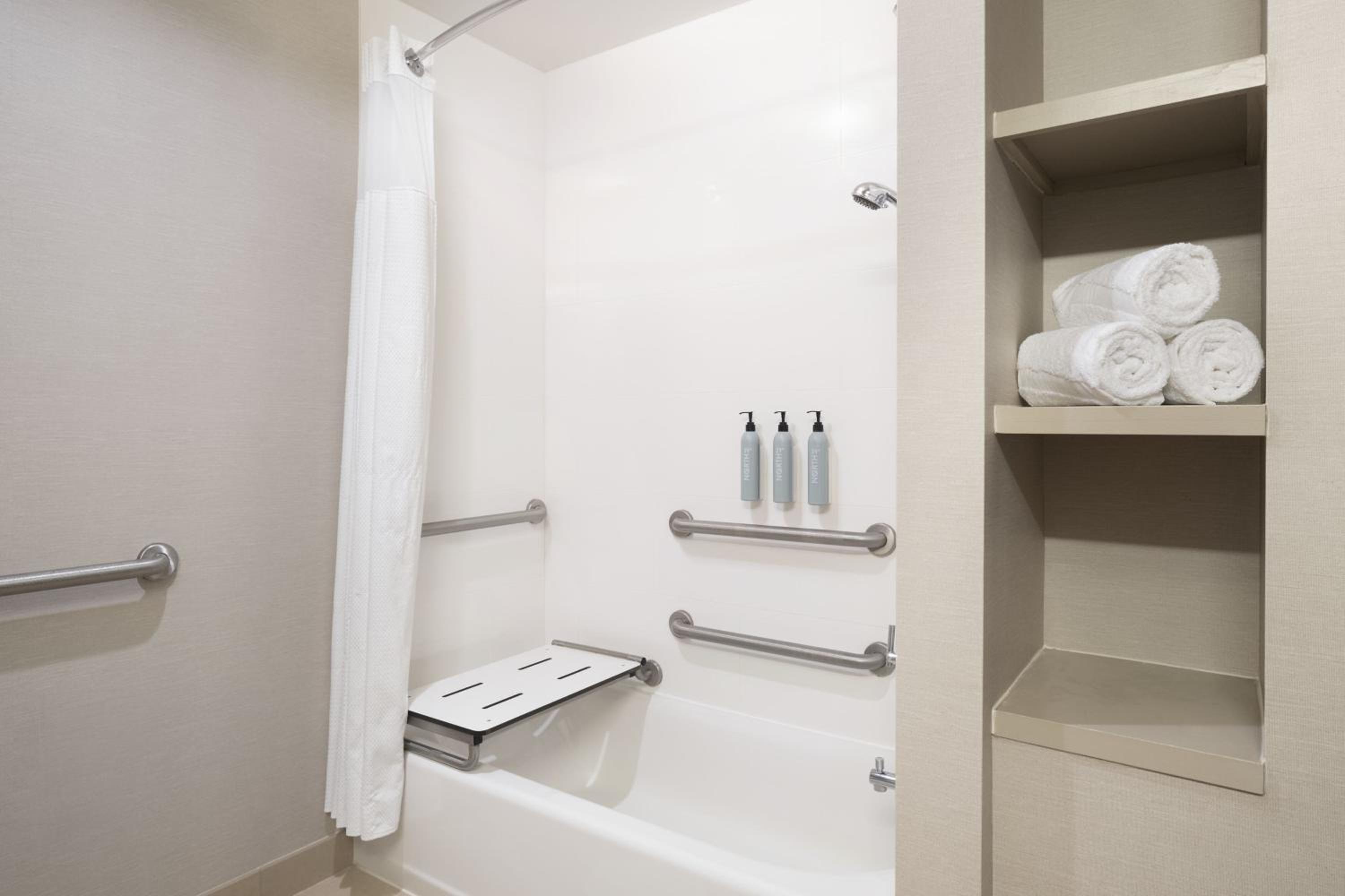 One-Bedroom King Suite with Sofa Bed and Tub - Mobility and Hearing Accessible thumbnail 5