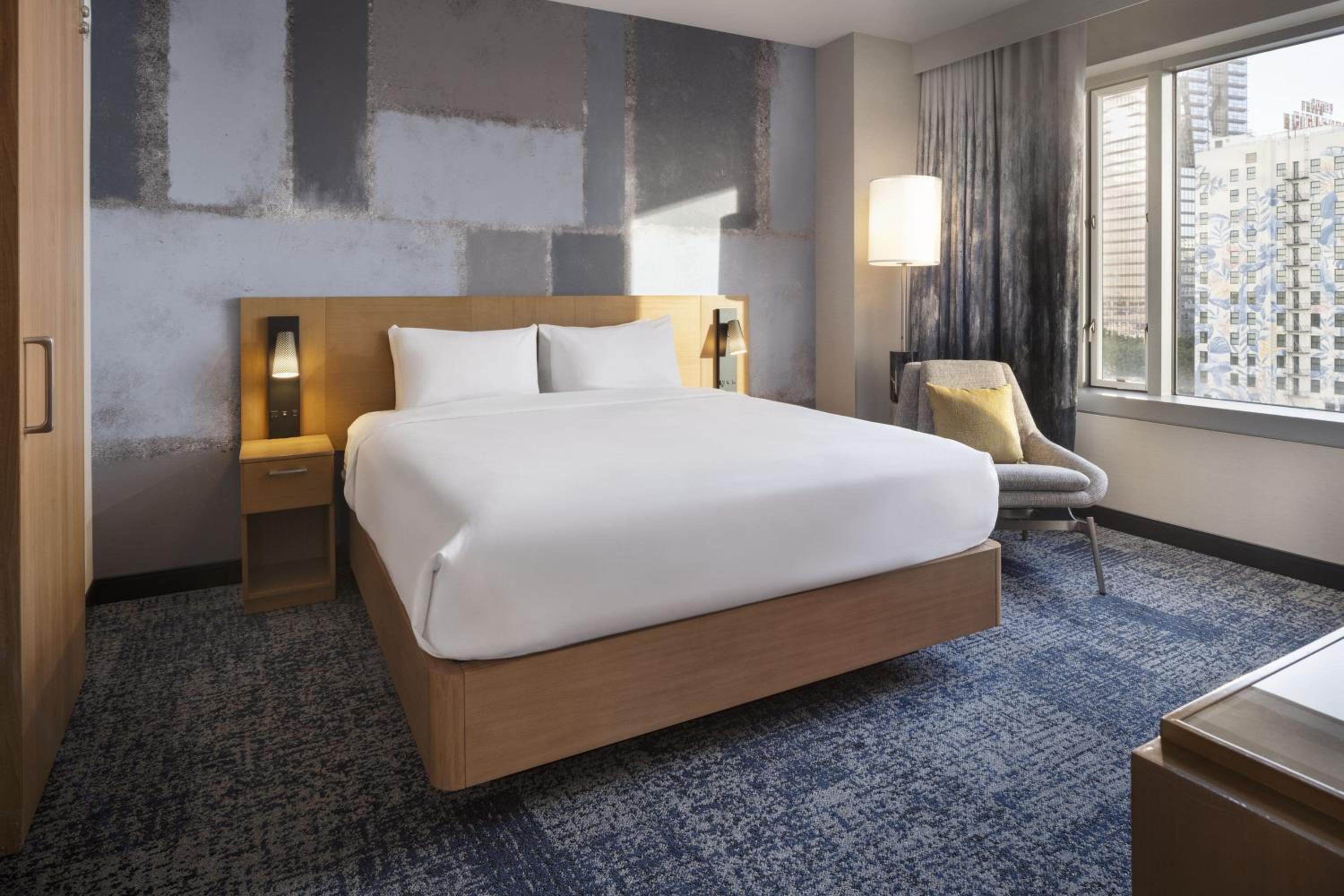 One-Bedroom King Suite with Sofa Bed and Tub - Mobility and Hearing Accessible
