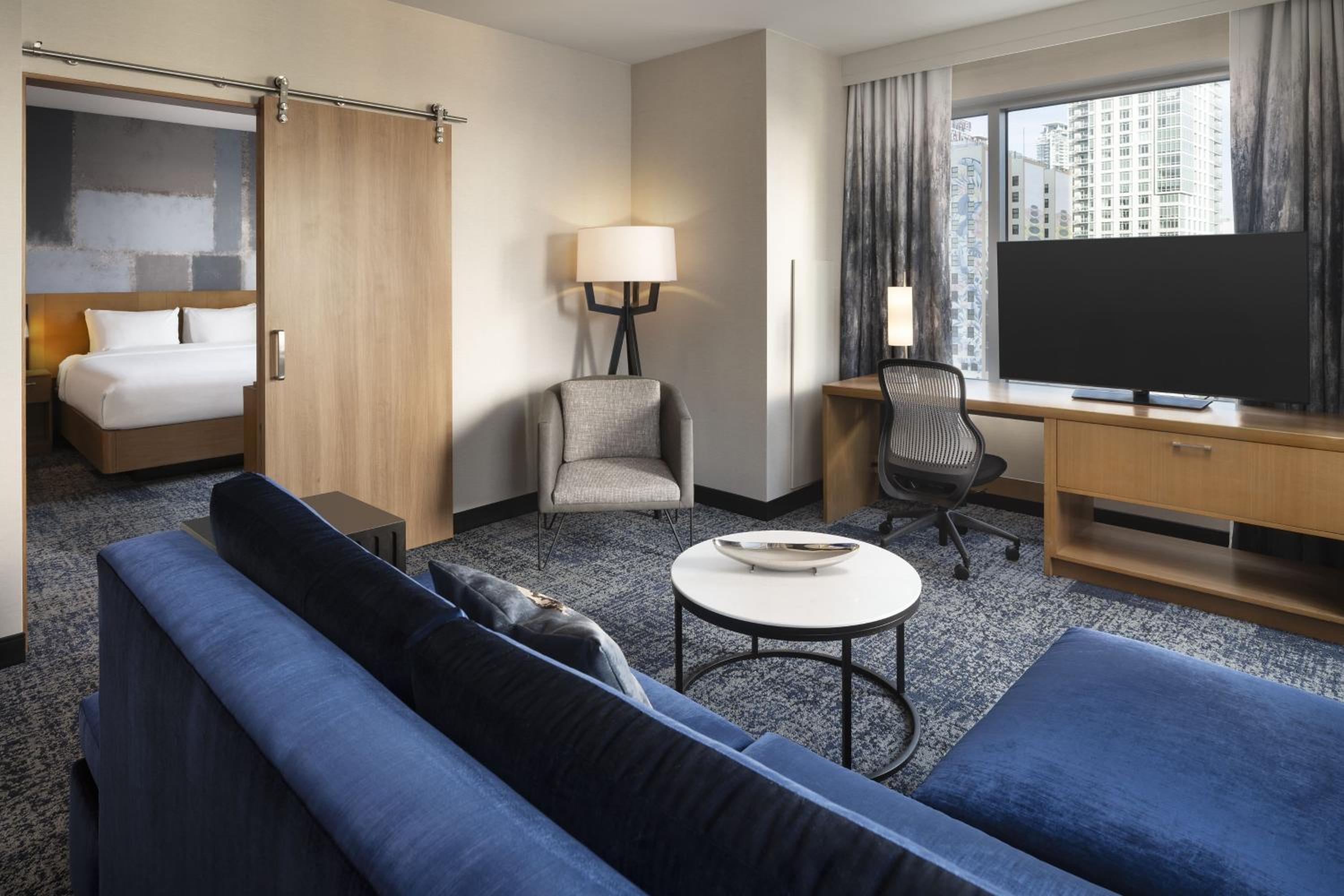 One-Bedroom King Suite with Sofa Bed and Tub - Mobility and Hearing Accessible