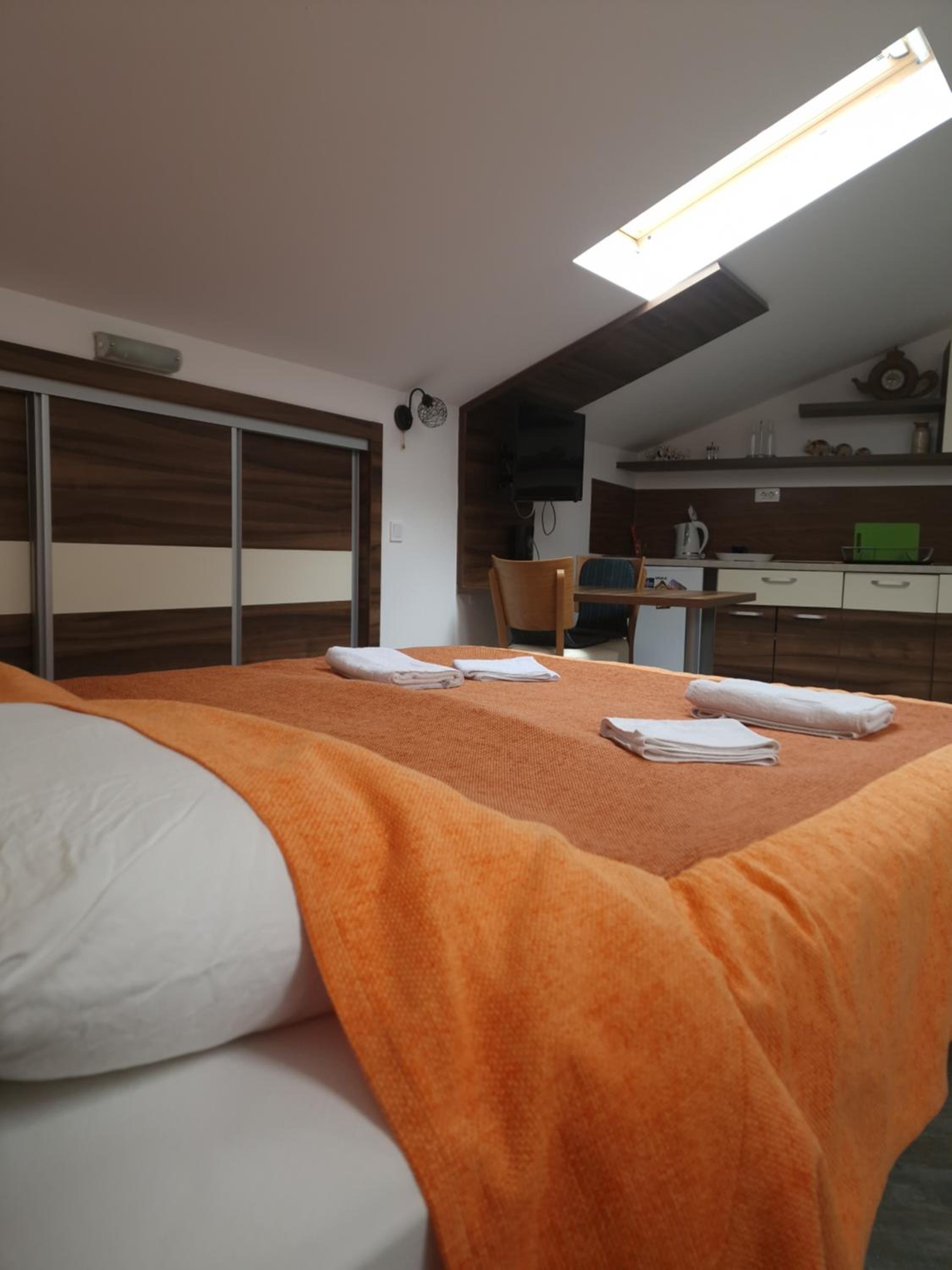 King Studio with Sofa Bed photo 2