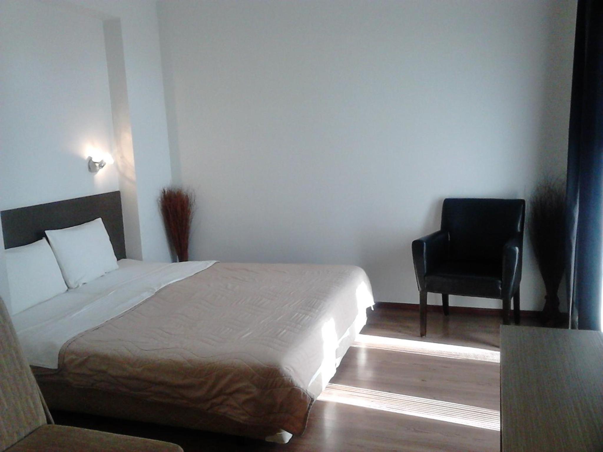 Quadruple Room - Photo 8