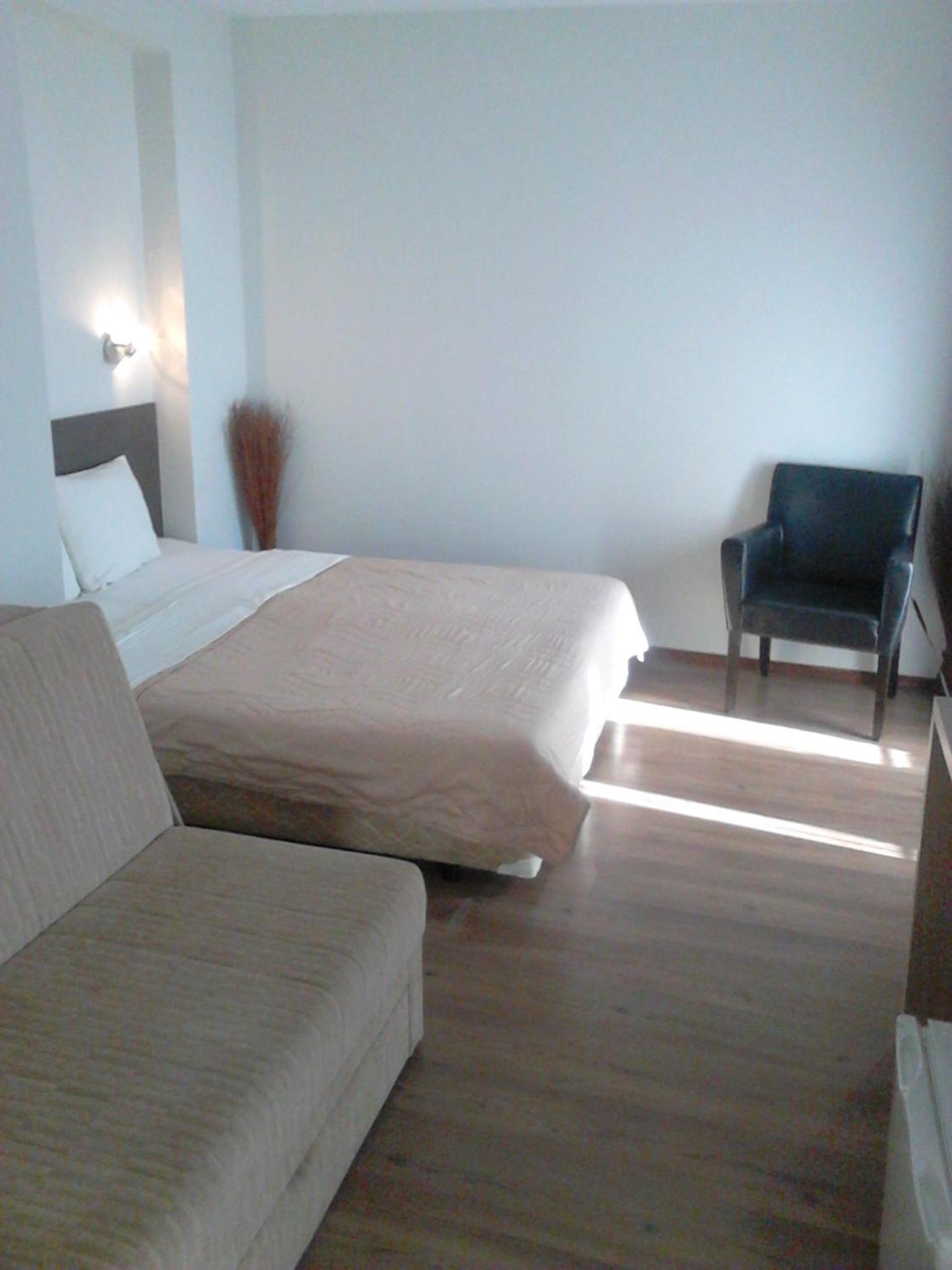 Quadruple Room - Photo 28