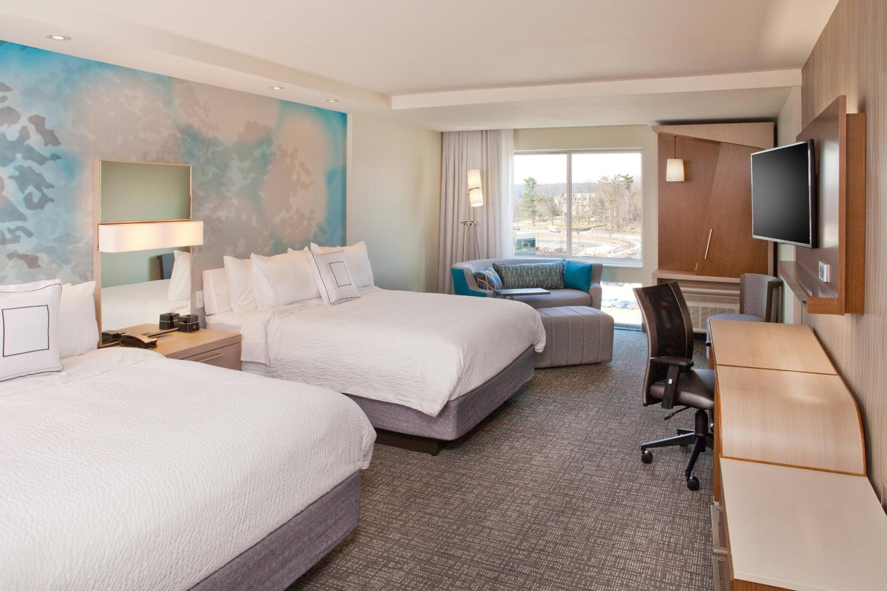Deluxe Queen Room