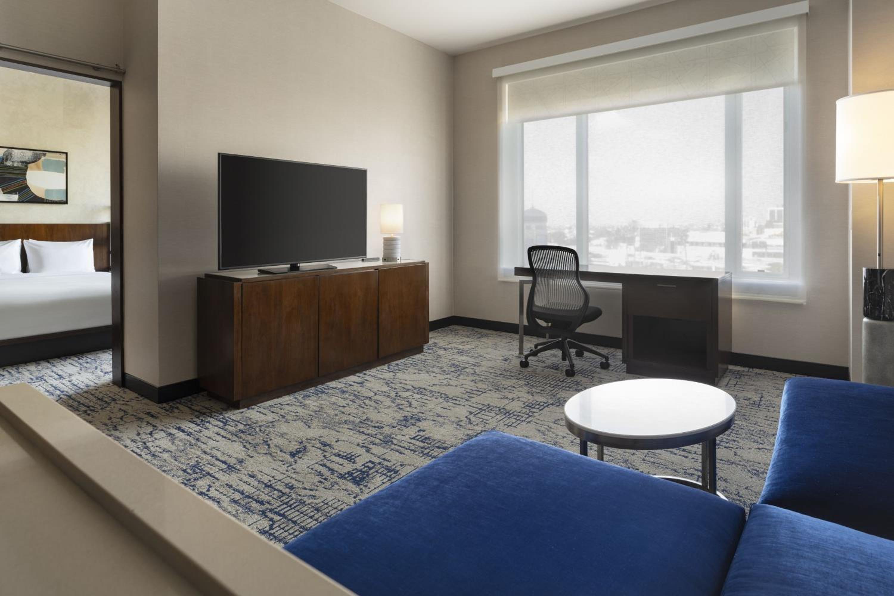 One-Bedroom Large King Suite- Hearing Accessible