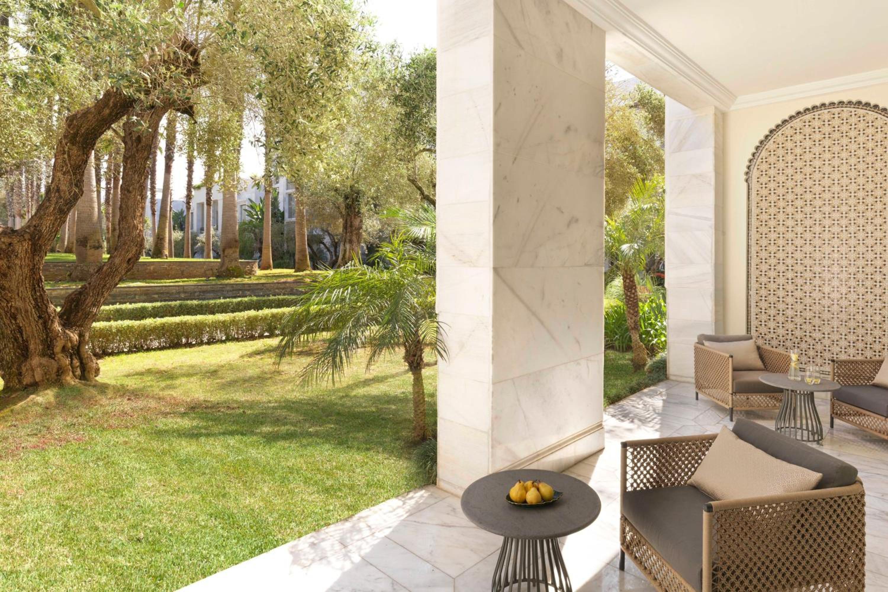 One-Bedroom Majestic King Suite with Garden View - Photo 6